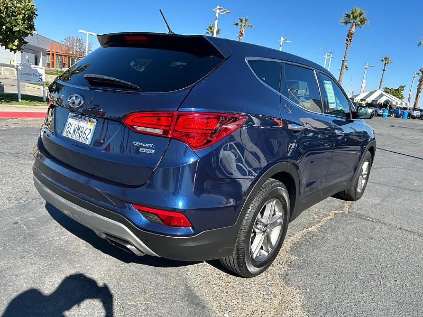 2018 BLUE Hyundai Santa Fe Sport (5XYZTDLB1JG) with an 4-Cyl GDI 2.4 Liter engine, Automatic 6-Spd w/Shiftronic transmission, located at 412 Auto Vista Drive, Palmdale, 93551, (661) 945-0620, 34.592636, -118.136681 - Photo#4