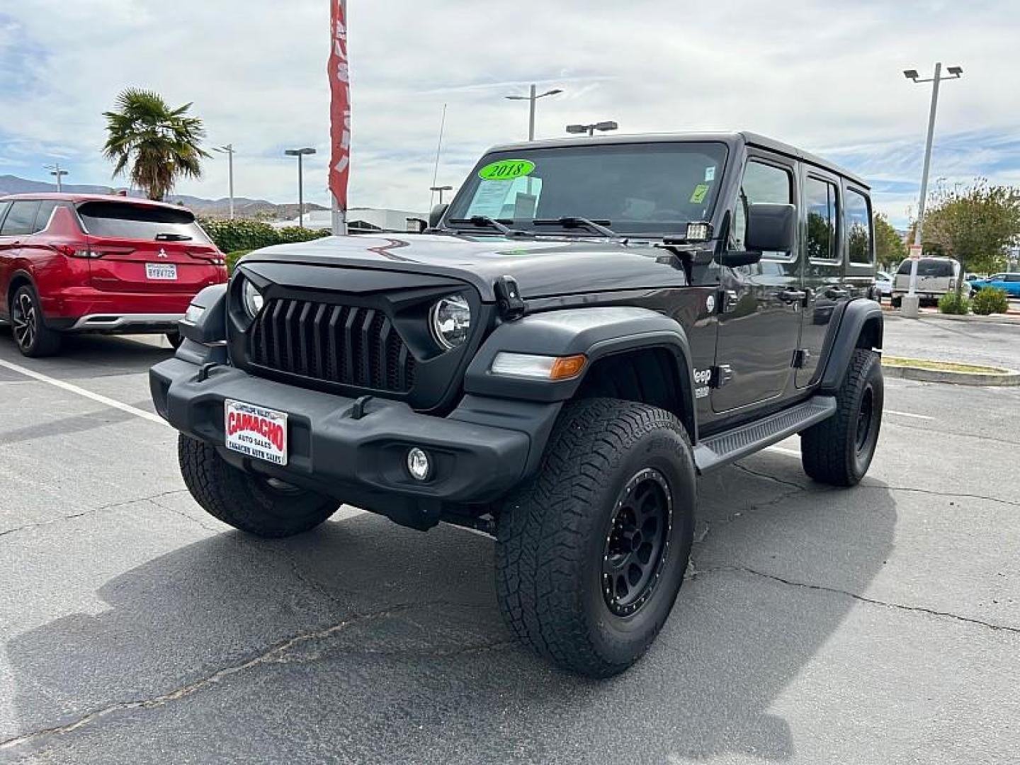 2018 GRAY Jeep Wrangler Unlimited (1C4HJXDG0JW) with an V6 3.6 Liter engine, Automatic transmission, located at 412 Auto Vista Drive, Palmdale, 93551, (661) 945-0620, 34.592636, -118.136681 - Photo#2