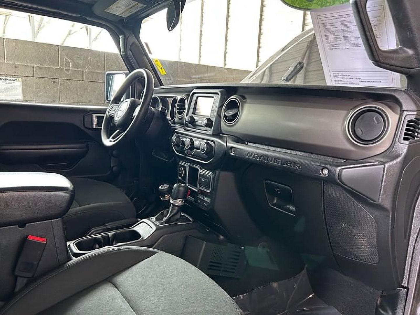 2018 GRAY Jeep Wrangler Unlimited (1C4HJXDG0JW) with an V6 3.6 Liter engine, Automatic transmission, located at 412 Auto Vista Drive, Palmdale, 93551, (661) 945-0620, 34.592636, -118.136681 - Photo#16