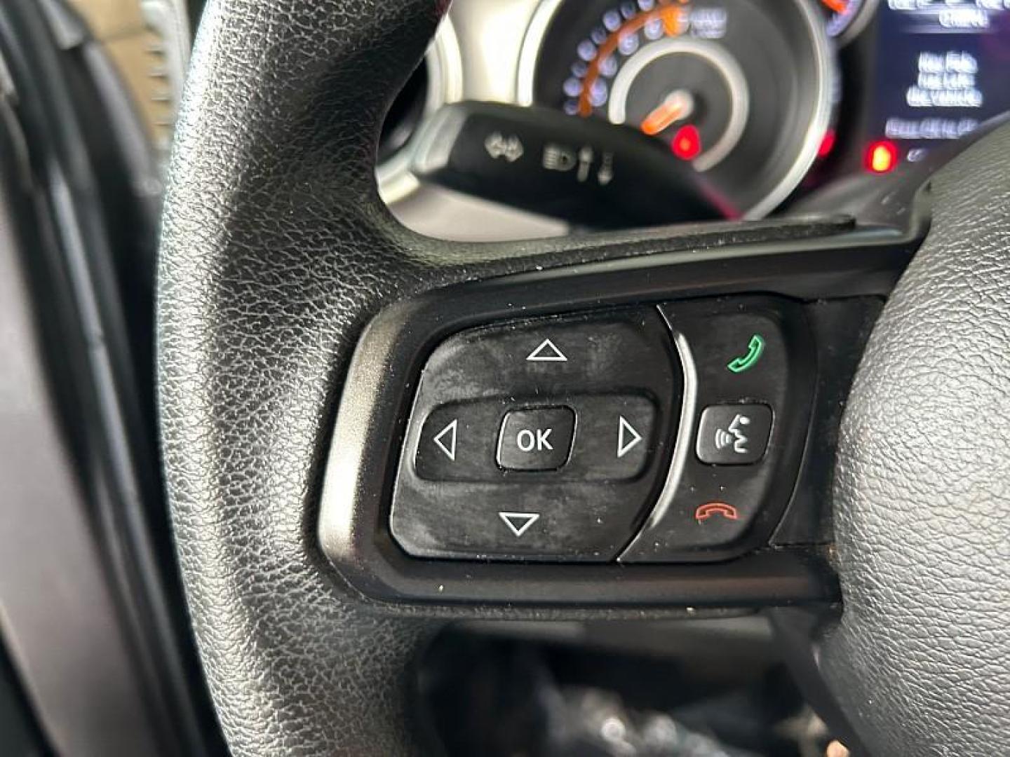 2018 GRAY Jeep Wrangler Unlimited (1C4HJXDG0JW) with an V6 3.6 Liter engine, Automatic transmission, located at 412 Auto Vista Drive, Palmdale, 93551, (661) 945-0620, 34.592636, -118.136681 - Photo#18