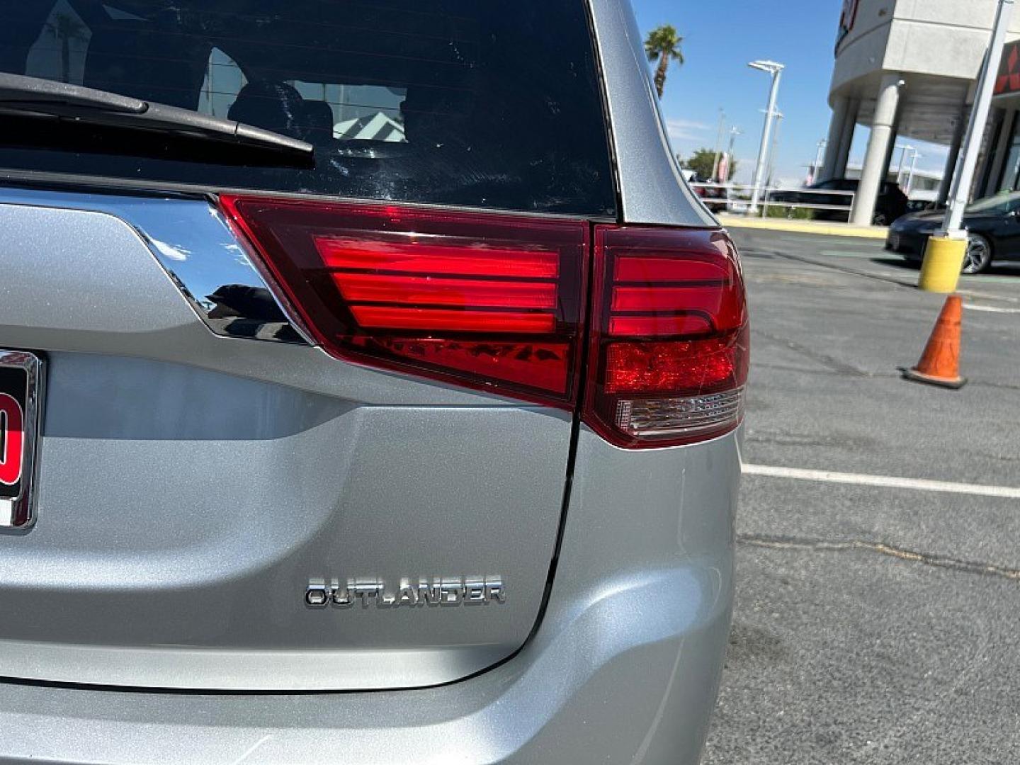 2018 Silver Mitsubishi Outlander (JA4AD2A38JJ) with an 4-Cyl 2.4 Liter engine, Automatic CVT transmission, located at 412 Auto Vista Drive, Palmdale, 93551, (661) 945-0620, 34.592636, -118.136681- Photo#10