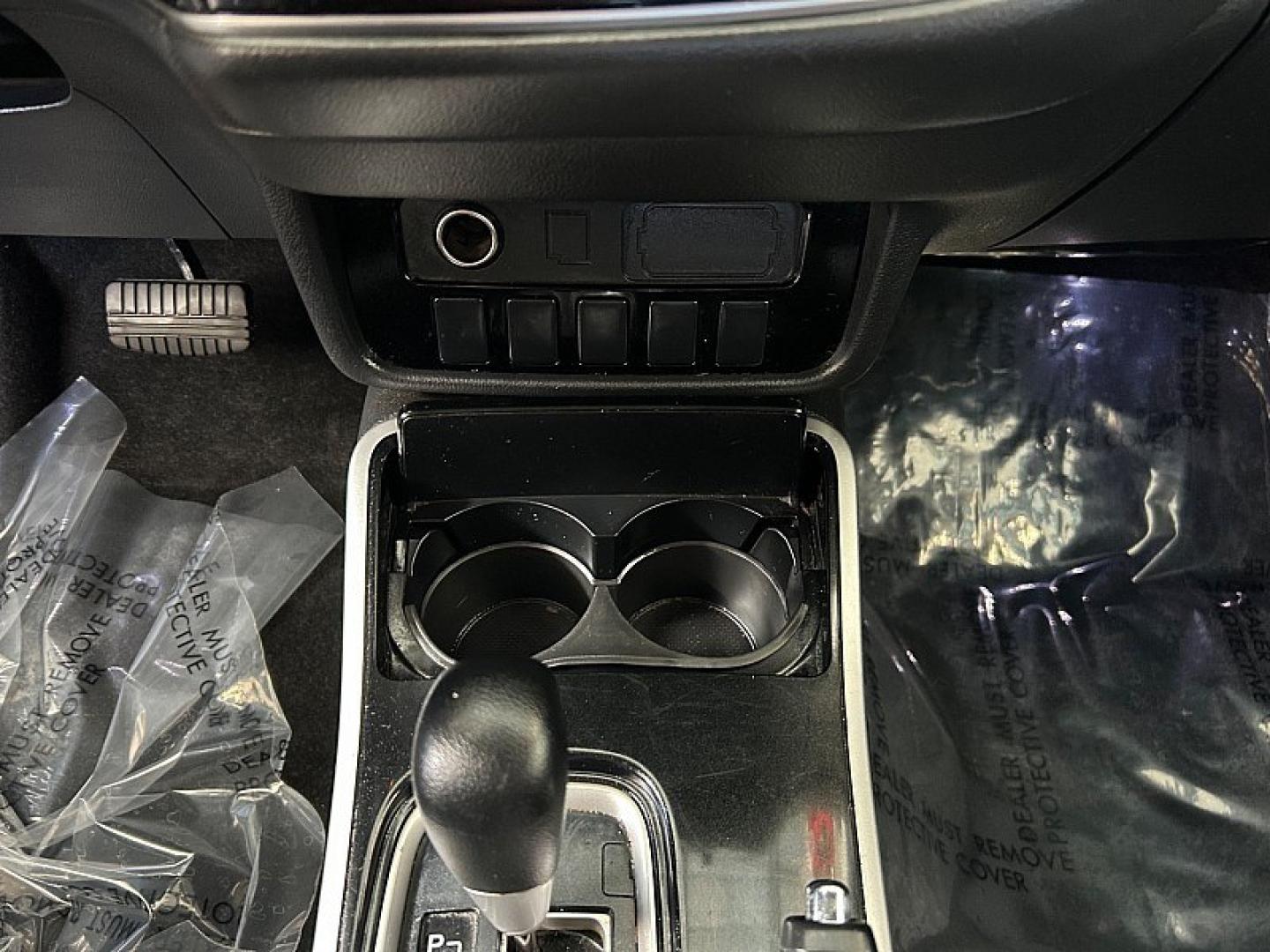 2018 Silver Mitsubishi Outlander (JA4AD2A38JJ) with an 4-Cyl 2.4 Liter engine, Automatic CVT transmission, located at 412 Auto Vista Drive, Palmdale, 93551, (661) 945-0620, 34.592636, -118.136681- Photo#19