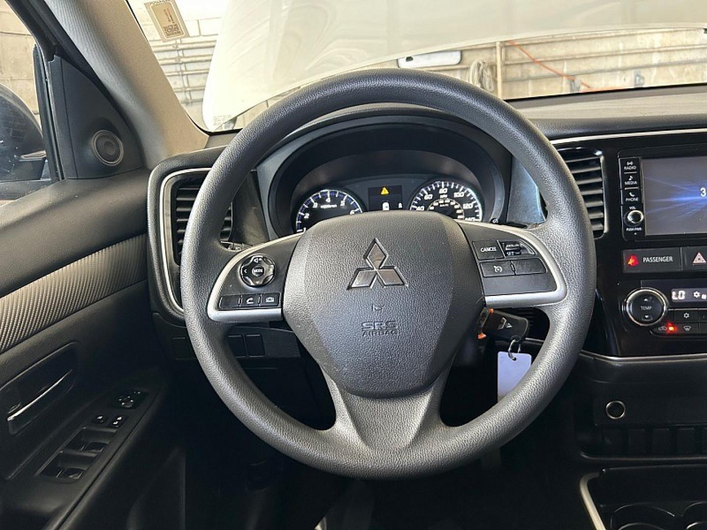 2018 Silver Mitsubishi Outlander (JA4AD2A38JJ) with an 4-Cyl 2.4 Liter engine, Automatic CVT transmission, located at 412 Auto Vista Drive, Palmdale, 93551, (661) 945-0620, 34.592636, -118.136681- Photo#21