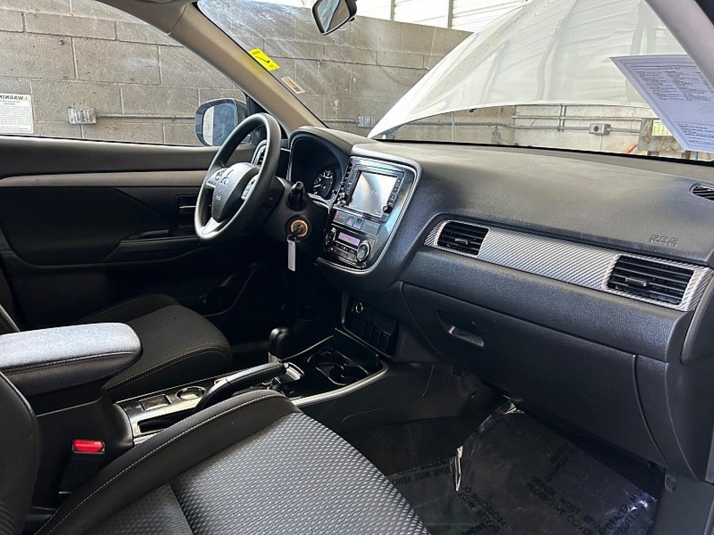 2018 Silver Mitsubishi Outlander (JA4AD2A38JJ) with an 4-Cyl 2.4 Liter engine, Automatic CVT transmission, located at 412 Auto Vista Drive, Palmdale, 93551, (661) 945-0620, 34.592636, -118.136681- Photo#25