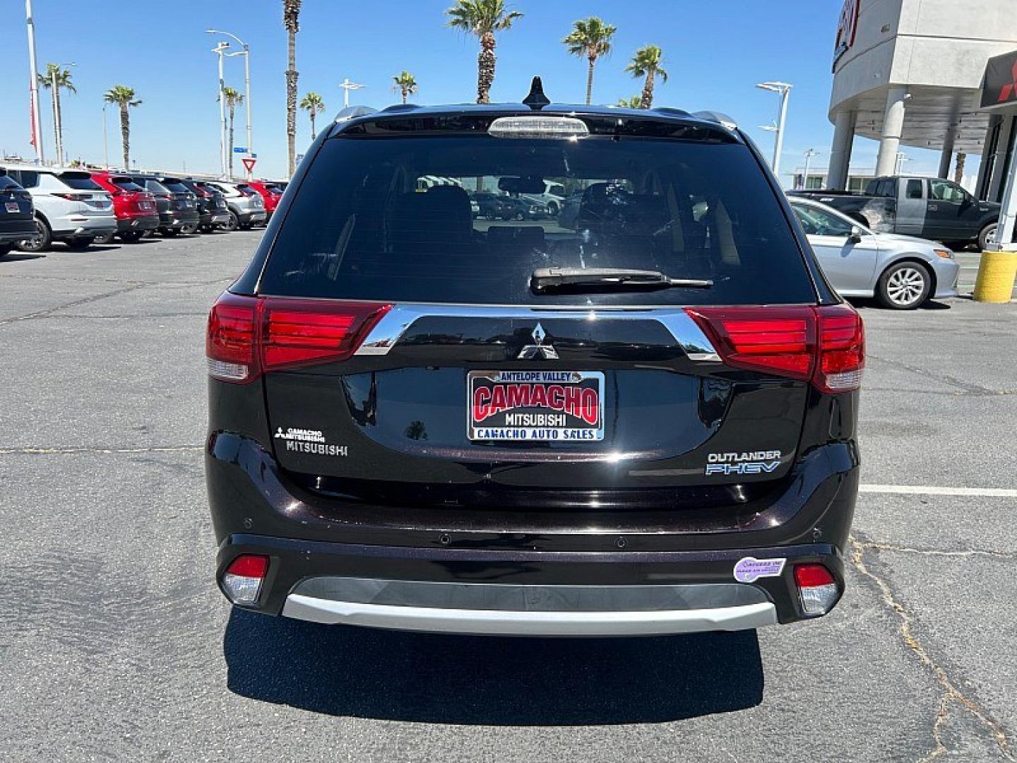2018 RUBY BLACK Mitsubishi Outlander Plug-In Hybrid (JA4J24A58JZ) with an 4-Cyl Hybrid 2.0 Liter engine, Single-Speed Fixed Gear transmission, located at 412 Auto Vista Drive, Palmdale, 93551, (661) 945-0620, 34.592636, -118.136681- Photo#3