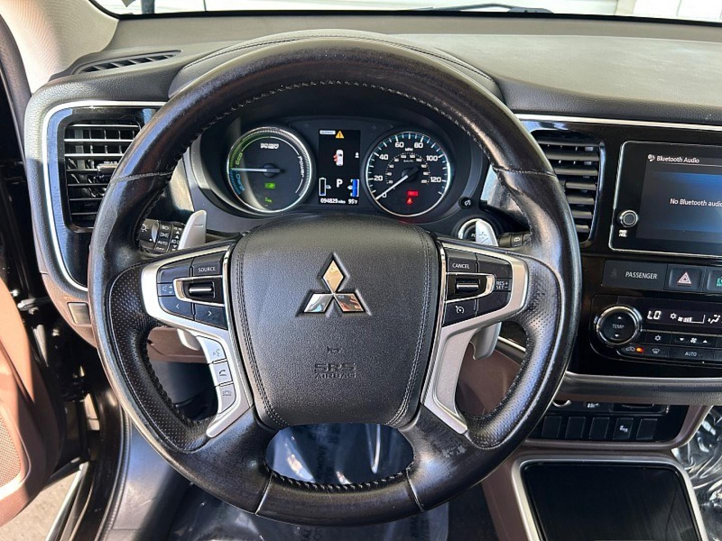 2018 RUBY BLACK Mitsubishi Outlander Plug-In Hybrid (JA4J24A58JZ) with an 4-Cyl Hybrid 2.0 Liter engine, Single-Speed Fixed Gear transmission, located at 412 Auto Vista Drive, Palmdale, 93551, (661) 945-0620, 34.592636, -118.136681- Photo#21