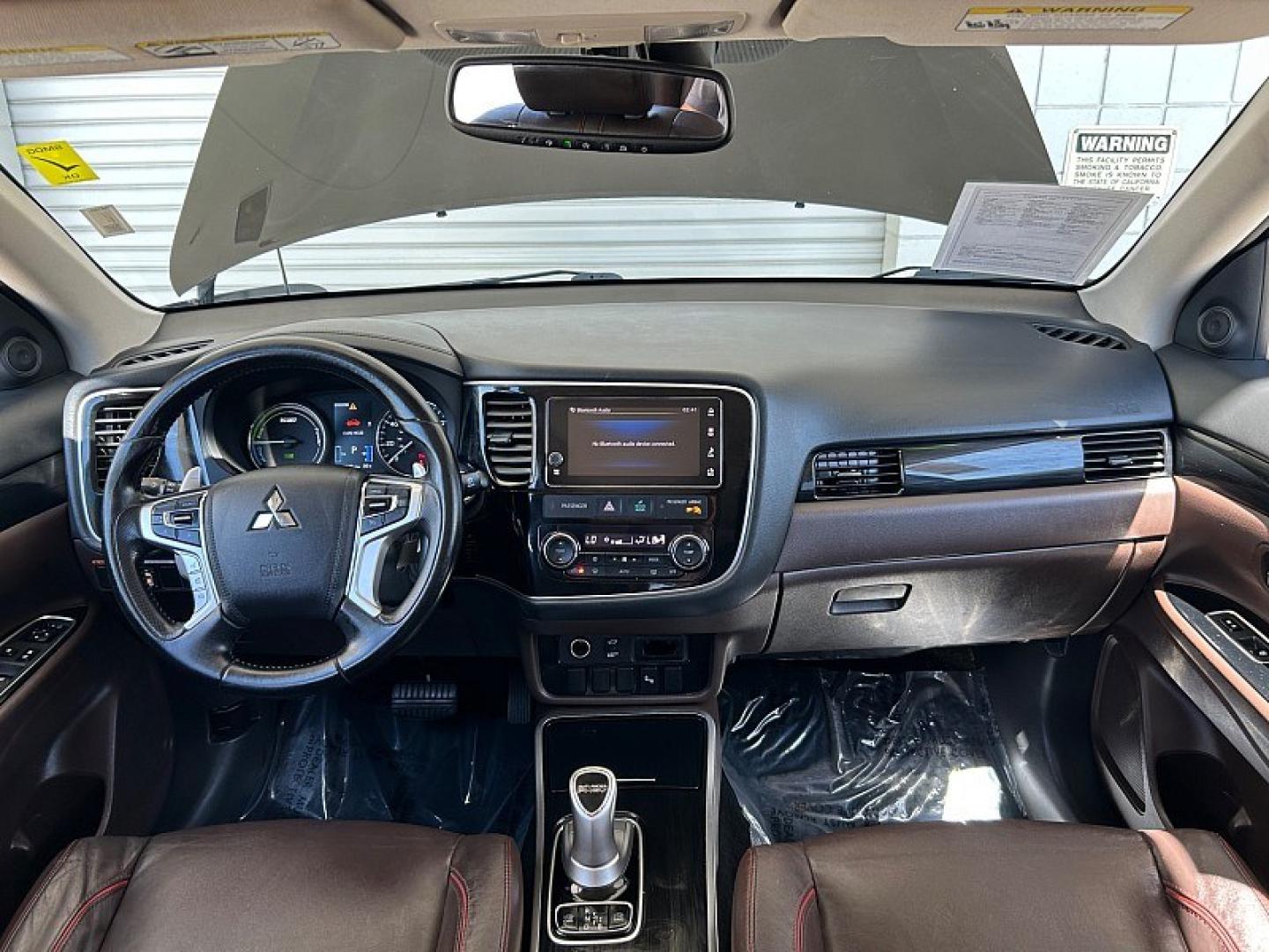 2018 RUBY BLACK Mitsubishi Outlander Plug-In Hybrid (JA4J24A58JZ) with an 4-Cyl Hybrid 2.0 Liter engine, Single-Speed Fixed Gear transmission, located at 412 Auto Vista Drive, Palmdale, 93551, (661) 945-0620, 34.592636, -118.136681- Photo#22