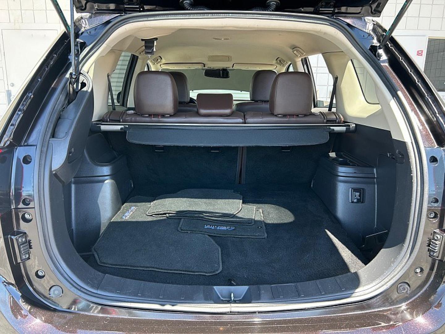 2018 RUBY BLACK Mitsubishi Outlander Plug-In Hybrid (JA4J24A58JZ) with an 4-Cyl Hybrid 2.0 Liter engine, Single-Speed Fixed Gear transmission, located at 412 Auto Vista Drive, Palmdale, 93551, (661) 945-0620, 34.592636, -118.136681- Photo#28