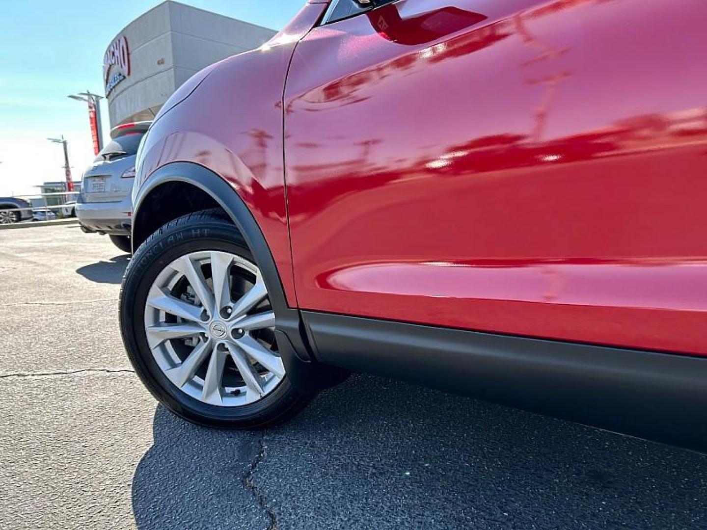 2018 RED Nissan Rogue Sport (JN1BJ1CP4JW) with an 4-Cyl 2.0 Liter engine, Auto CVT Xtronic transmission, located at 412 Auto Vista Drive, Palmdale, 93551, (661) 945-0620, 34.592636, -118.136681 - Photo#9