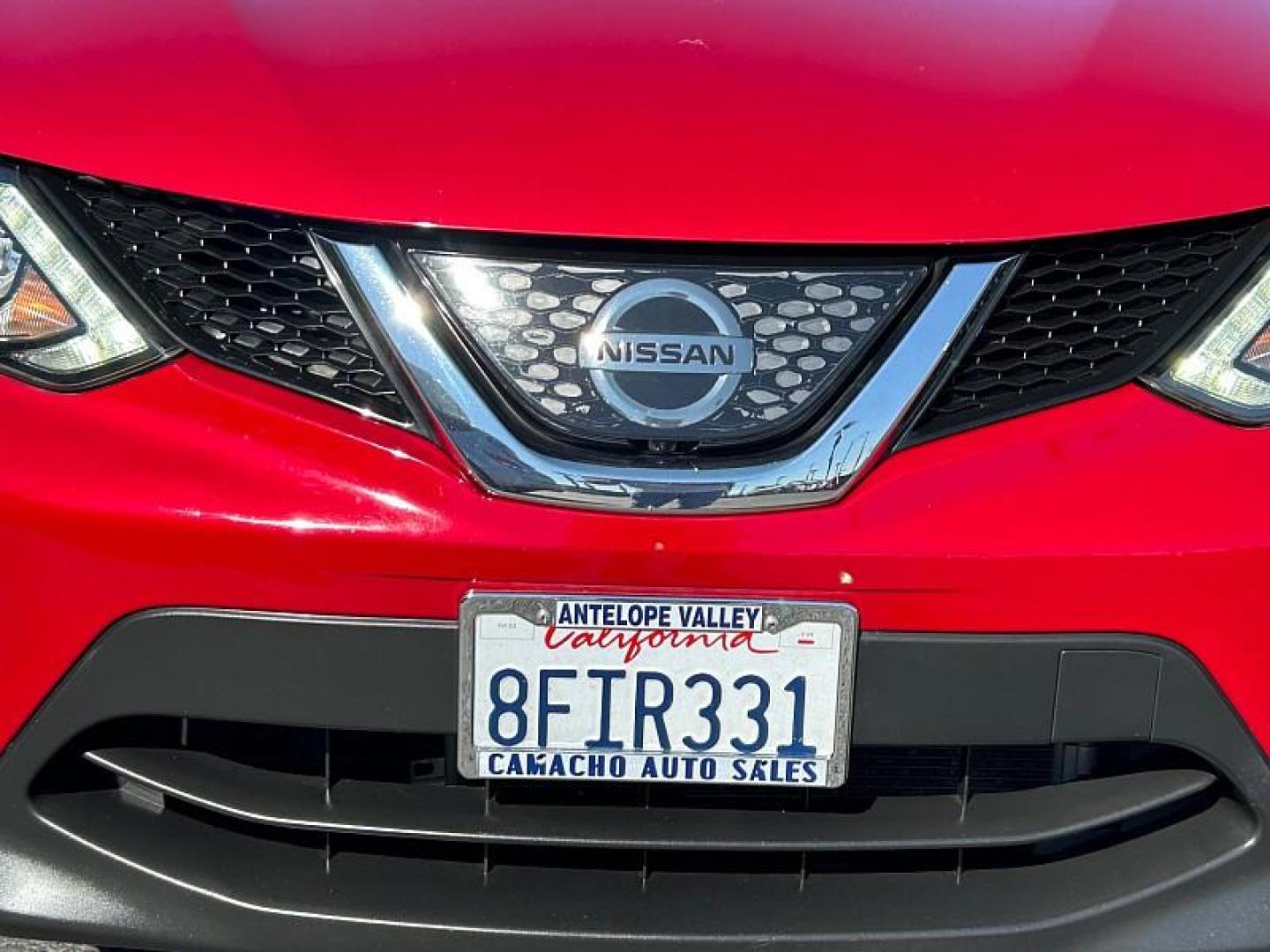 2018 RED Nissan Rogue Sport (JN1BJ1CP4JW) with an 4-Cyl 2.0 Liter engine, Auto CVT Xtronic transmission, located at 412 Auto Vista Drive, Palmdale, 93551, (661) 945-0620, 34.592636, -118.136681 - Photo#11