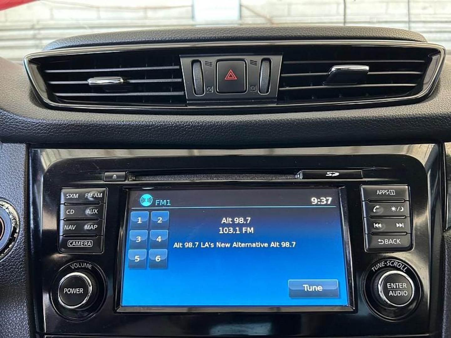 2018 RED Nissan Rogue Sport (JN1BJ1CP4JW) with an 4-Cyl 2.0 Liter engine, Auto CVT Xtronic transmission, located at 412 Auto Vista Drive, Palmdale, 93551, (661) 945-0620, 34.592636, -118.136681 - Photo#21
