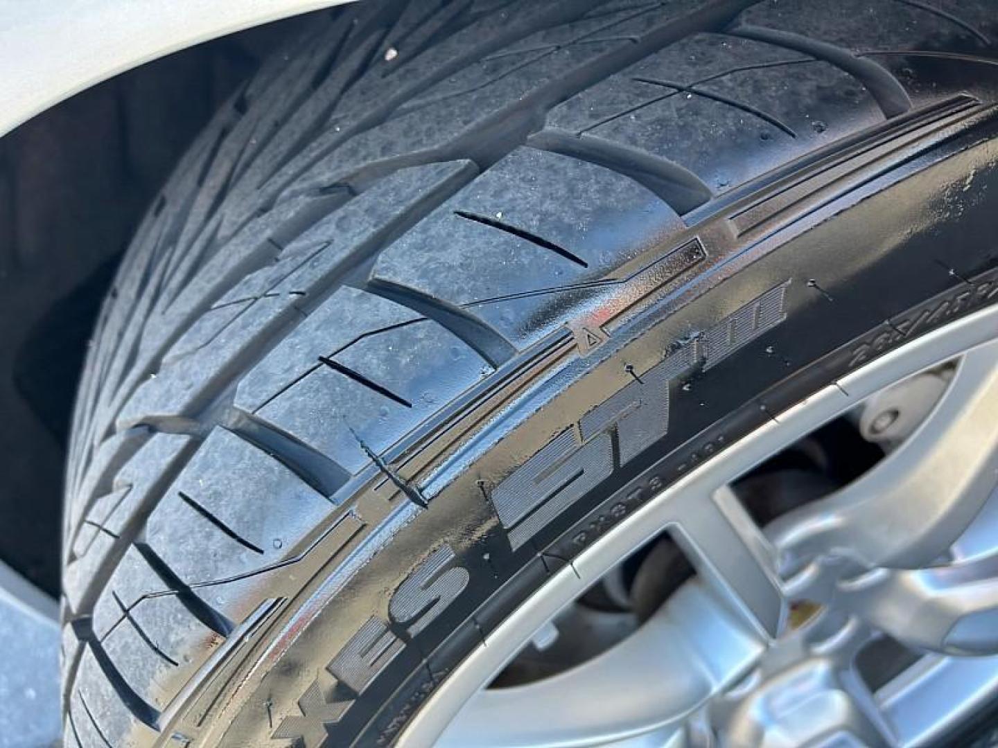 2018 SILVER Porsche Macan (WP1AB2A57JL) with an V6 Twin Turbo 3.0 Liter engine, Auto 7-Spd PDK Dbl-Cltch transmission, located at 412 Auto Vista Drive, Palmdale, 93551, (661) 945-0620, 34.592636, -118.136681 - Photo#9