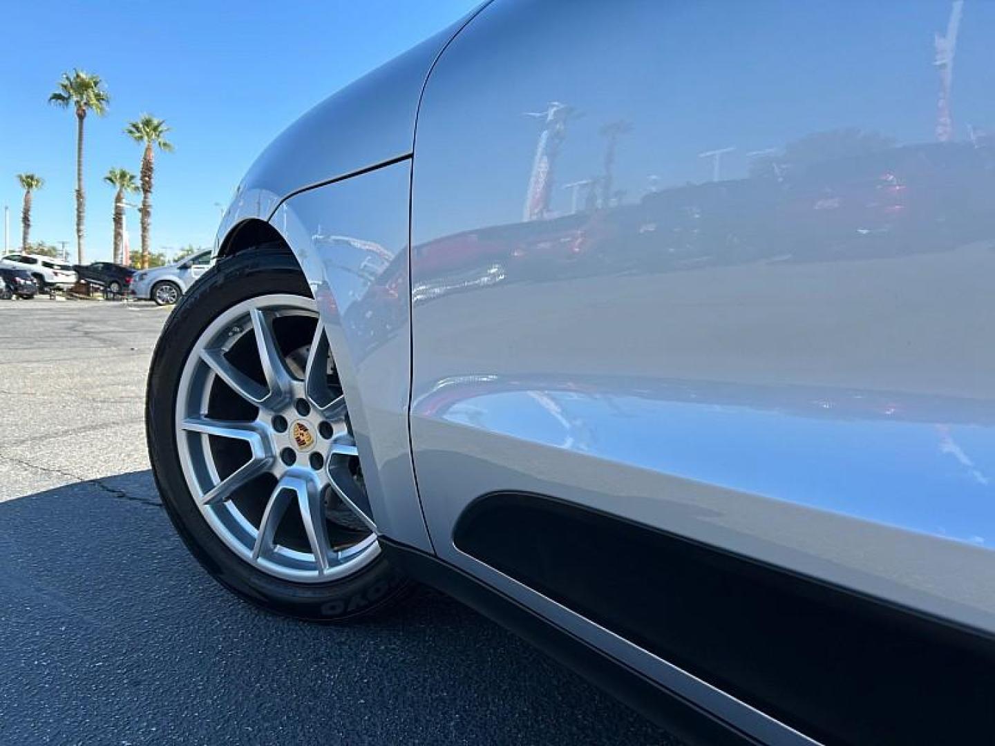 2018 SILVER Porsche Macan (WP1AB2A57JL) with an V6 Twin Turbo 3.0 Liter engine, Auto 7-Spd PDK Dbl-Cltch transmission, located at 412 Auto Vista Drive, Palmdale, 93551, (661) 945-0620, 34.592636, -118.136681 - Photo#11