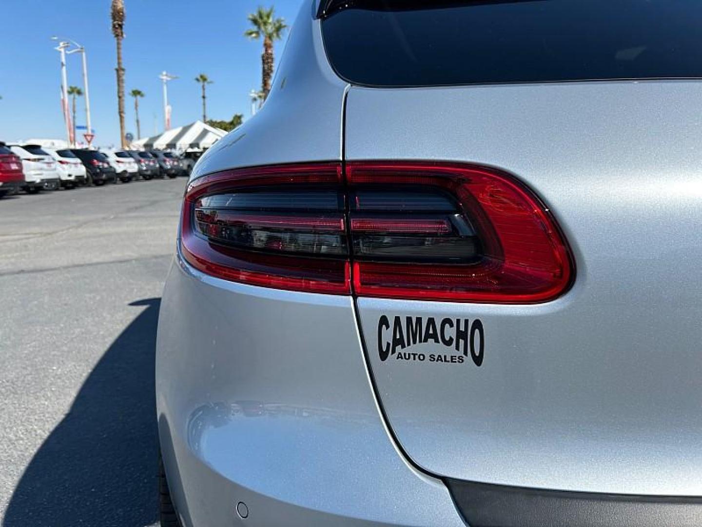 2018 SILVER Porsche Macan (WP1AB2A57JL) with an V6 Twin Turbo 3.0 Liter engine, Auto 7-Spd PDK Dbl-Cltch transmission, located at 412 Auto Vista Drive, Palmdale, 93551, (661) 945-0620, 34.592636, -118.136681 - Photo#15
