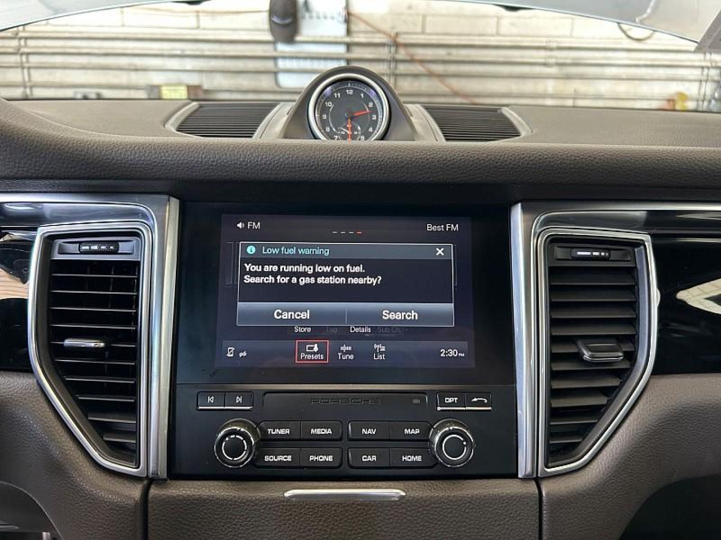2018 SILVER Porsche Macan (WP1AB2A57JL) with an V6 Twin Turbo 3.0 Liter engine, Auto 7-Spd PDK Dbl-Cltch transmission, located at 412 Auto Vista Drive, Palmdale, 93551, (661) 945-0620, 34.592636, -118.136681 - Photo#20