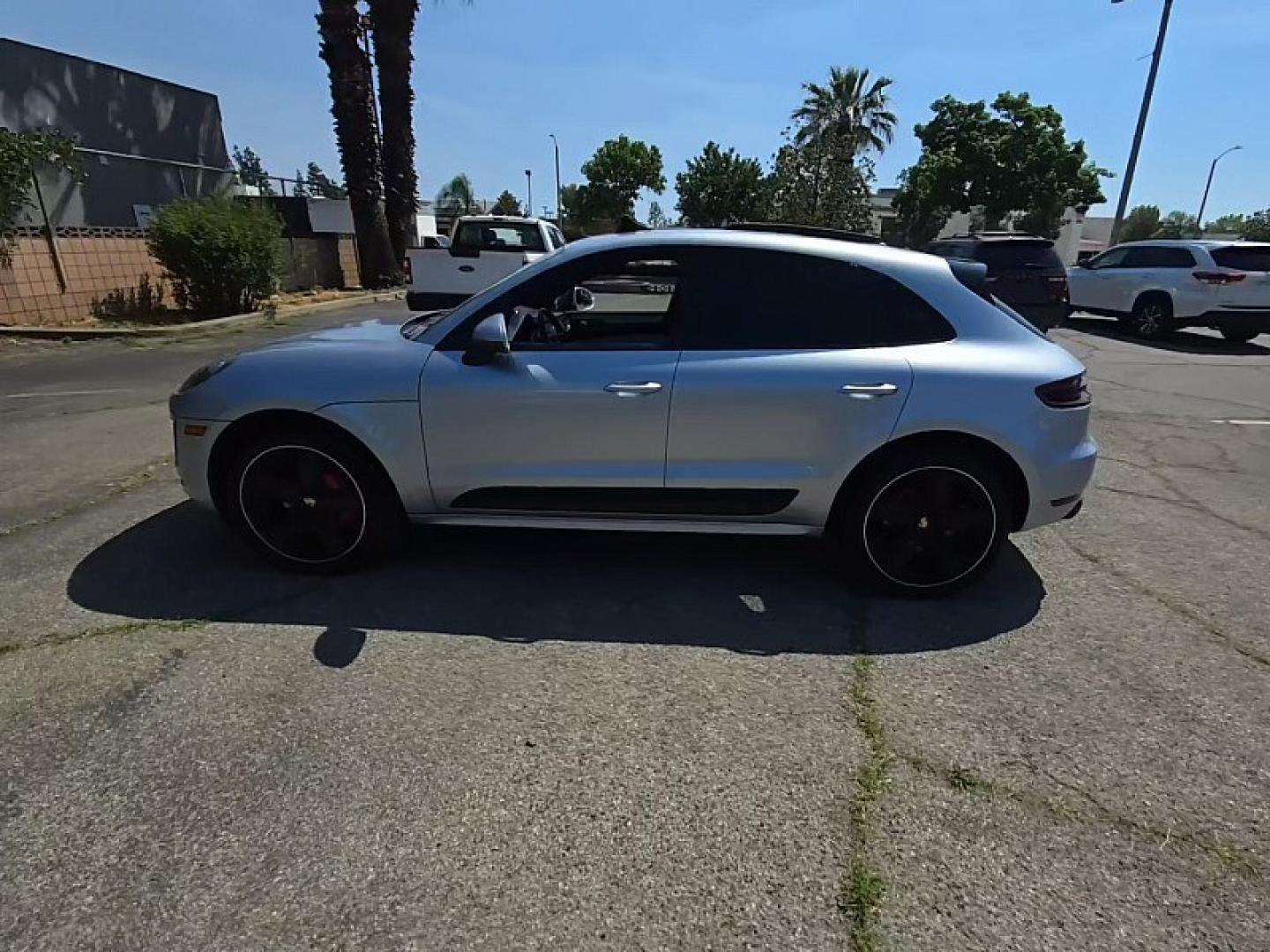 2018 SILVER Porsche Macan (WP1AG2A59JL) with an V6 Twin Turbo 3.0 Liter engine, Auto 7-Spd PDK Dbl-Cltch transmission, located at 412 Auto Vista Drive, Palmdale, 93551, (661) 945-0620, 34.592636, -118.136681 - Photo#0