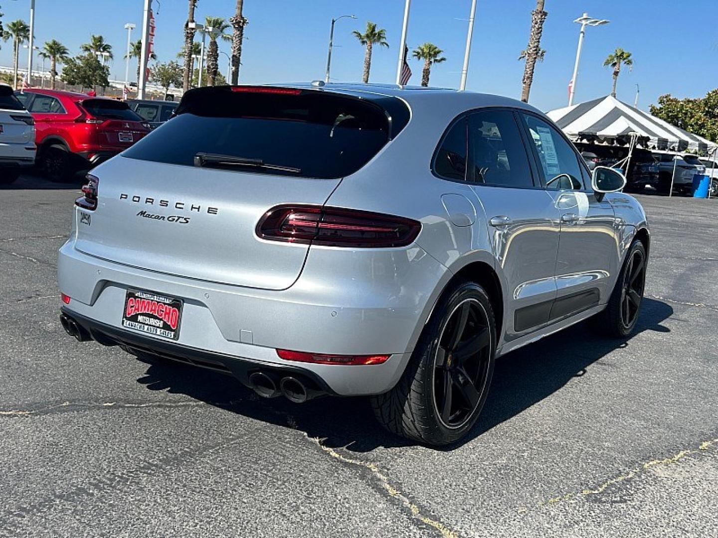 2018 SILVER Porsche Macan (WP1AG2A59JL) with an V6 Twin Turbo 3.0 Liter engine, Auto 7-Spd PDK Dbl-Cltch transmission, located at 412 Auto Vista Drive, Palmdale, 93551, (661) 945-0620, 34.592636, -118.136681- Photo#6