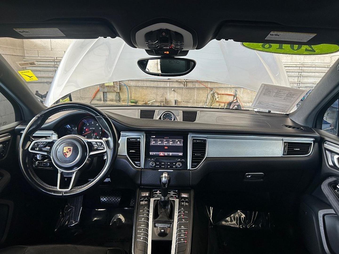 2018 SILVER Porsche Macan (WP1AG2A59JL) with an V6 Twin Turbo 3.0 Liter engine, Auto 7-Spd PDK Dbl-Cltch transmission, located at 412 Auto Vista Drive, Palmdale, 93551, (661) 945-0620, 34.592636, -118.136681- Photo#19