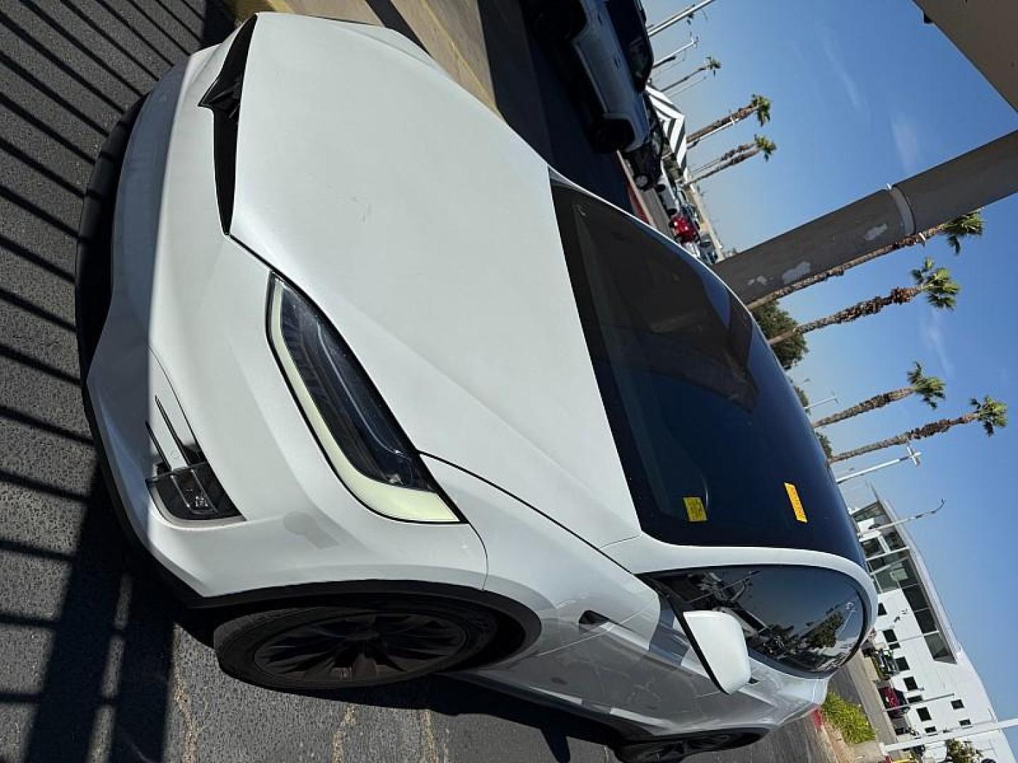 2018 WHITE Tesla Model X (5YJXCDE20JF) with an Dual AC Electric Motors engine, Single-Speed Fixed Gear transmission, located at 412 Auto Vista Drive, Palmdale, 93551, (661) 945-0620, 34.592636, -118.136681 - Photo#1