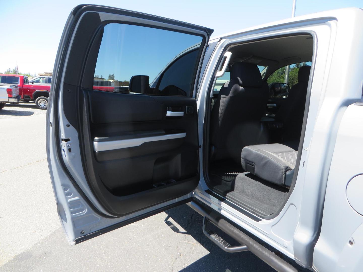 2018 Gray /Black Toyota Tundra SR5 5.7L V8 CrewMax 4WD (5TFDY5F15JX) with an 5.7L V8 DOHC 32V engine, 6A transmission, located at 2630 Grass Valley Highway, Auburn, CA, 95603, (530) 508-5100, 38.937893, -121.095482 - Lifted Tundra sitting on a Pro Comp 6" Lift kit, 37" Nitto Ridge Grappler tires, 20" Fuel Recoil wheels, N-Fab running boards, Grille Mounted Light Bar, Bilstein 5100 rear shocks, TRD dual exhaust, Fender Flares, and window tint. - Photo#36