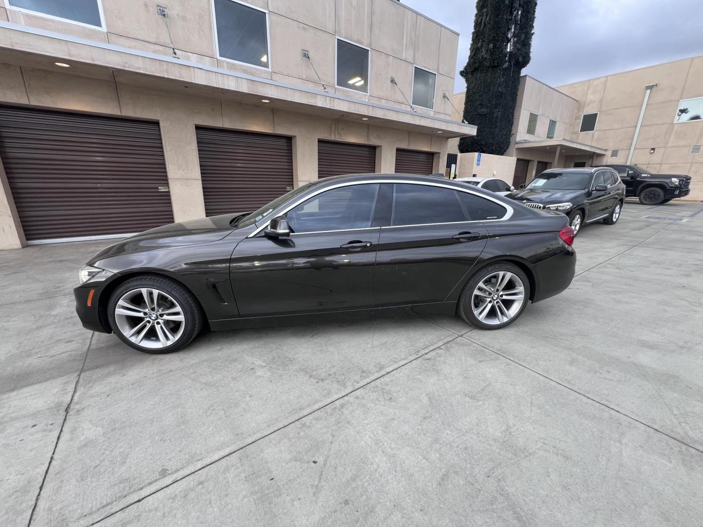 2019 Mineral Grey Metallic /Black BMW 4-Series 430i (WBA4J1C51KB) with an 2.0L L4 DOHC 16V engine, 8A transmission, located at 30 S. Berkeley Avenue, Pasadena, CA, 91107, (626) 248-7567, 34.145447, -118.109398 - Searching for a stylish yet practical luxury car? Look no further than this 2019 BMW 4-Series Gran Coupe 430i, now available at Crown City Motors of Pasadena. As a leading Buy Here Pay Here dealer, we specialize in bad credit used car financing, making it simple for drivers in Pasadena and beyond to - Photo#1