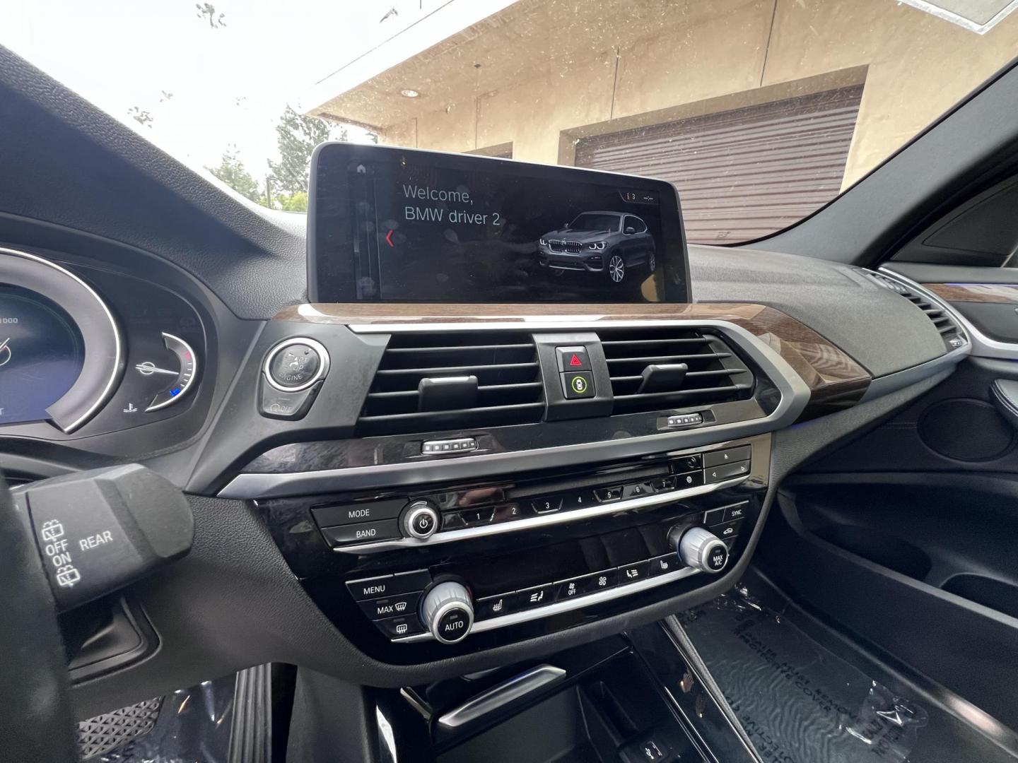 2019 BLACK /black BMW X3 xDrive30i (5UXTR7C55KL) with an 2.0L L4 DOHC 16V engine, 8A transmission, located at 30 S. Berkeley Avenue, Pasadena, CA, 91107, (626) 248-7567, 34.145447, -118.109398 - Photo#19