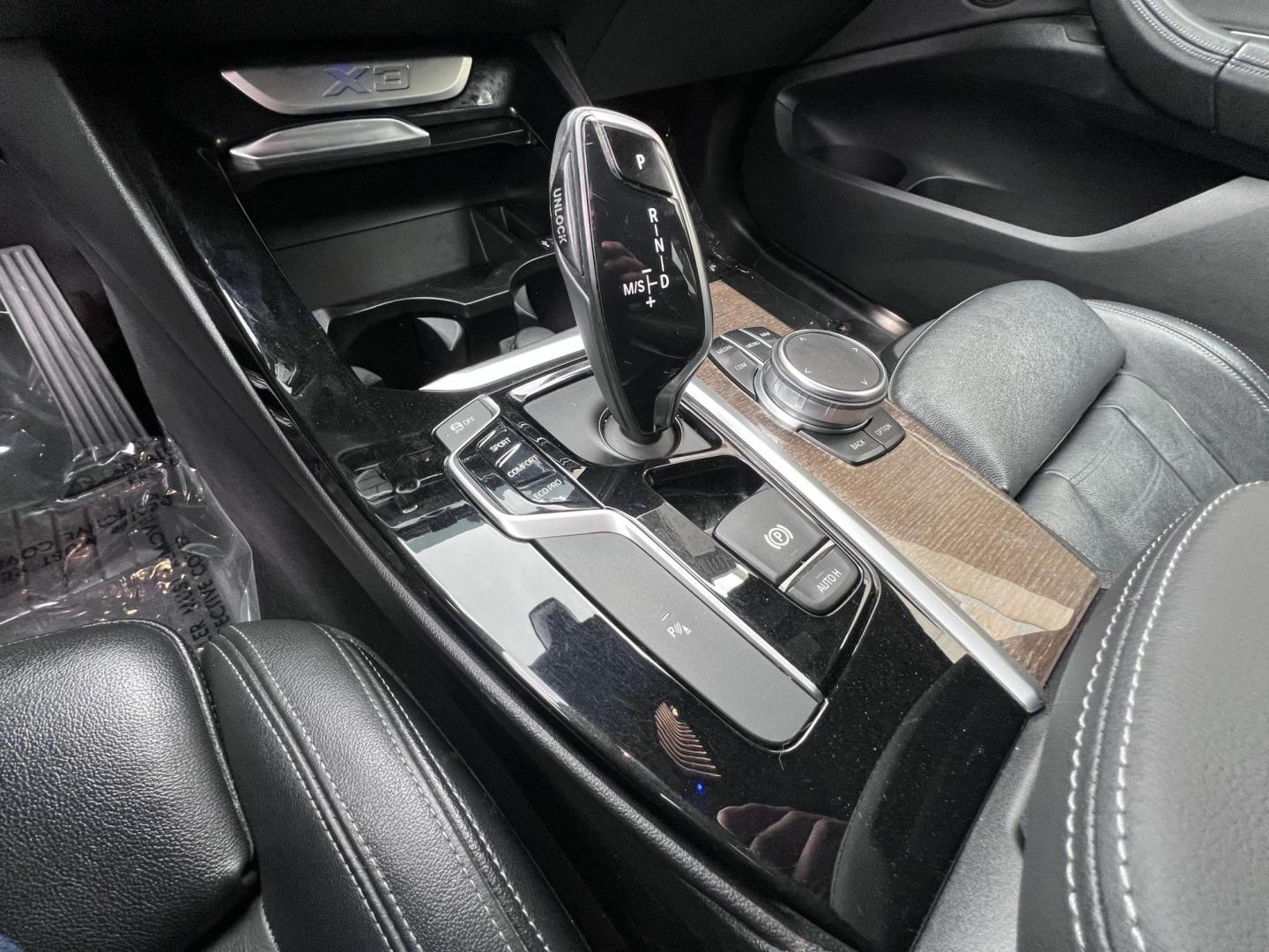 2019 BLACK /black BMW X3 xDrive30i (5UXTR7C55KL) with an 2.0L L4 DOHC 16V engine, 8A transmission, located at 30 S. Berkeley Avenue, Pasadena, CA, 91107, (626) 248-7567, 34.145447, -118.109398 - Photo#20