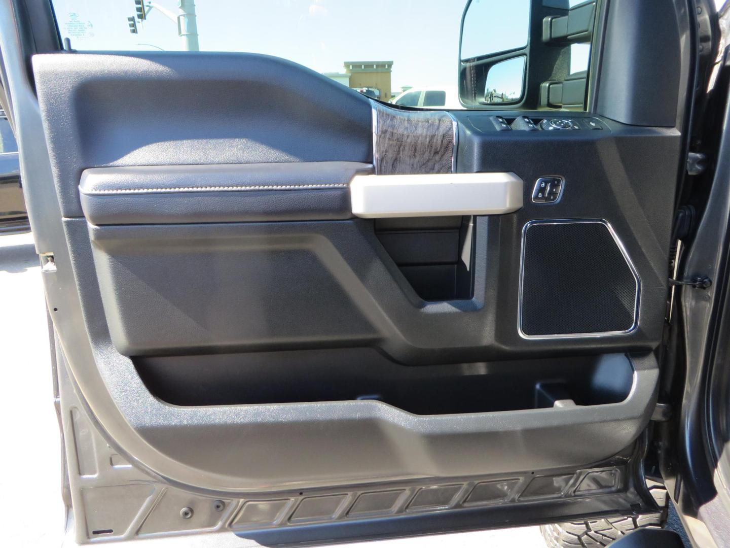 2019 Charcoal /BLACK Ford F250 Super Duty Crew Cab Lariat Crew Cab 4WD (1FT7W2BT0KE) with an V8 Turbo Diesel 6.7 Liter engine, Automatic 6-Spd w/SelectShift and TorqShift-G transmission, located at 2630 Grass Valley Highway, Auburn, CA, 95603, (530) 508-5100, 38.937893, -121.095482 - Features - BDS 4" radius arm suspension system, Fox 2.0 shocks, 37" NItto Ridge Grappler tires, 20" Method NV wheels, and window tint. - Photo#20