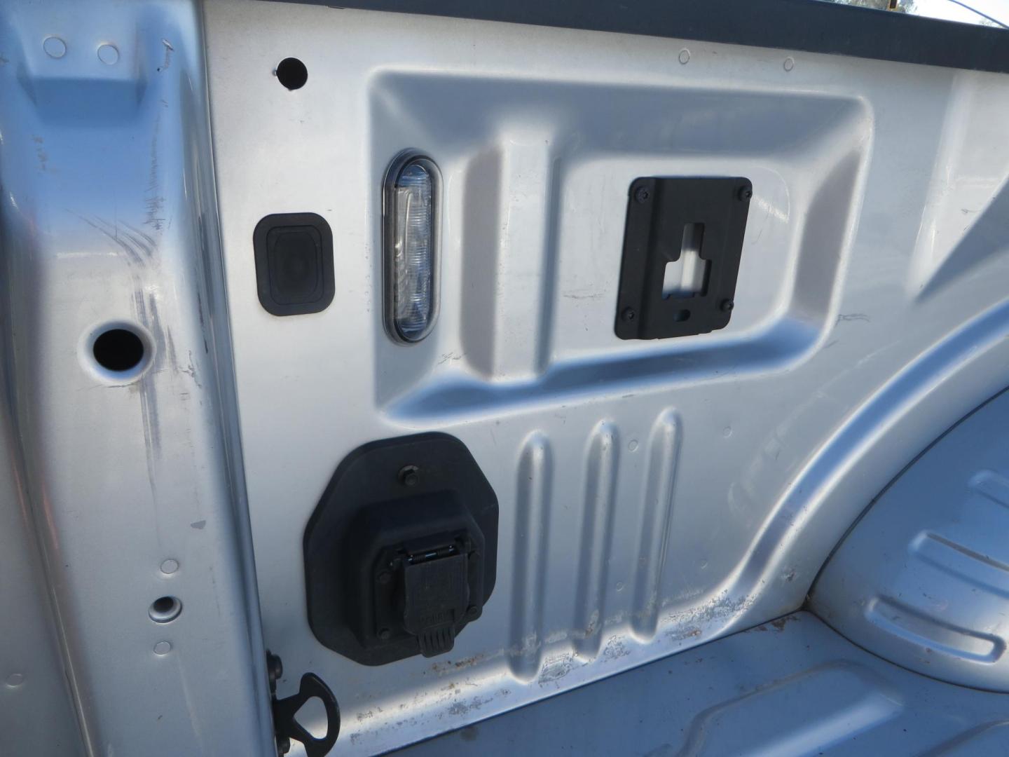 2019 SILVER /black Ford F-350 SD Platinum Crew Cab 4WD Long Bed (1FT8W3BT7KE) with an 6.7L V8 OHV 16V DIESEL engine, 6A transmission, located at 2630 Grass Valley Highway, Auburn, CA, 95603, (530) 508-5100, 38.937893, -121.095482 - Lond Bed Superduty with factory 5th wheel prep ready to tow with Rigid industries back up lights. - Photo#13