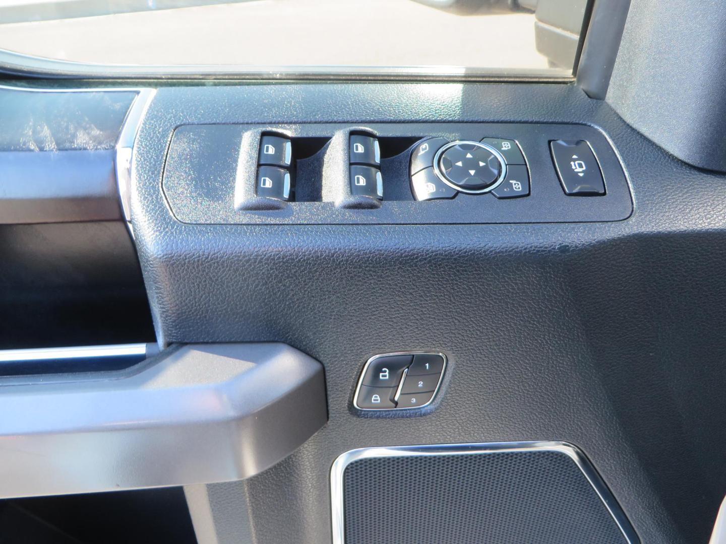 2019 SILVER /black Ford F-350 SD Platinum Crew Cab 4WD Long Bed (1FT8W3BT7KE) with an 6.7L V8 OHV 16V DIESEL engine, 6A transmission, located at 2630 Grass Valley Highway, Auburn, CA, 95603, (530) 508-5100, 38.937893, -121.095482 - Lond Bed Superduty with factory 5th wheel prep ready to tow with Rigid industries back up lights. - Photo#20