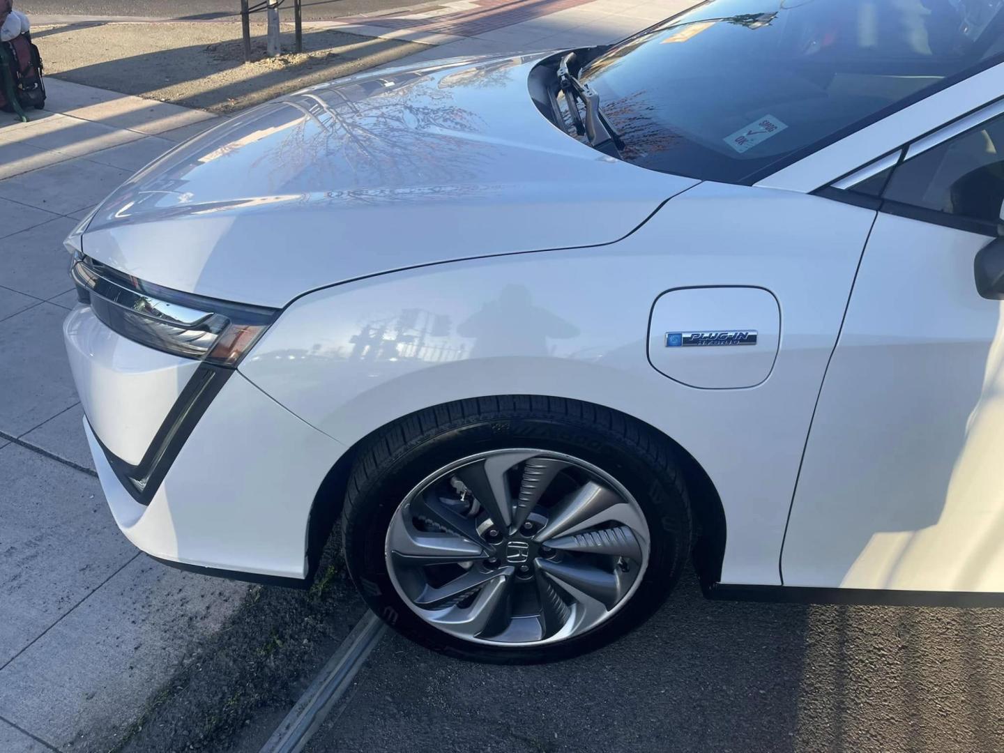 2019 Honda Clarity Touring Plug-In Hybrid (JHMZC5F35KC) with an 1.5L L4 DOHC 16V HYBRID engine, CVT transmission, located at 744 E Miner Ave, Stockton, CA, 95202, (209) 944-5770, 37.956863, -121.282082 - PLUS TAXES AND FEES NO CHAGRER AVAILABLE- Photo#4