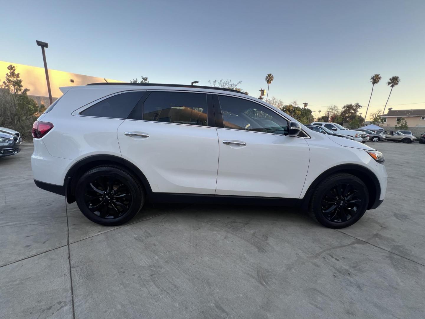 2019 White /Black Kia Sorento LX V6 2WD (5XYPG4A58KG) with an 3.3L V6 DOHC 24V engine, 6A transmission, located at 30 S. Berkeley Avenue, Pasadena, CA, 91107, (626) 248-7567, 34.145447, -118.109398 - Discover Your Ideal Family Vehicle with Third Row Seat and Rear AC – Perfect for Any Adventure! Finding a reliable, family-friendly vehicle with essential features like a third row seat and rear AC can be challenging, especially if you're working with bad credit. At our Buy Here Pay Here dealer - Photo#12