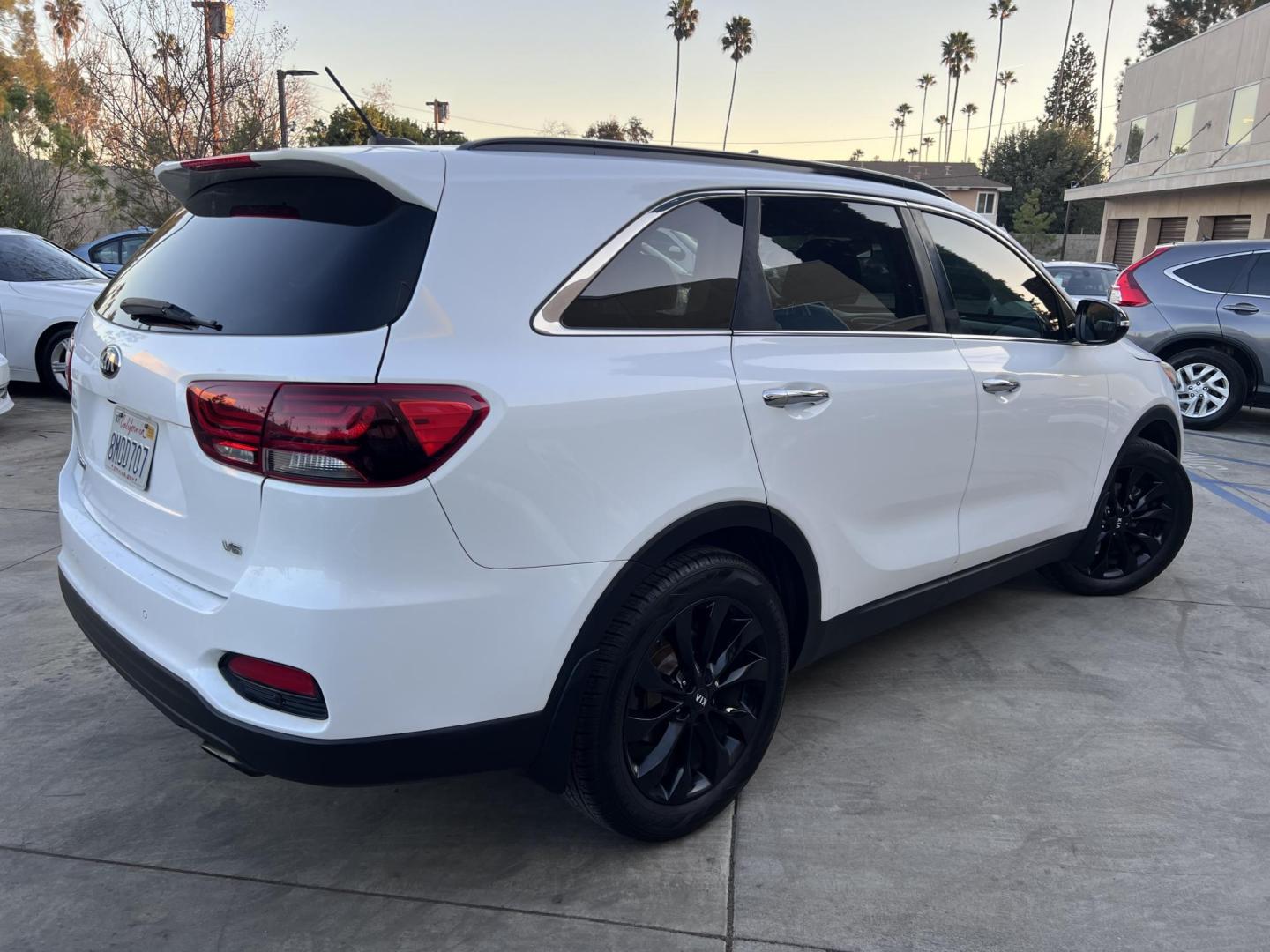 2019 White /Black Kia Sorento LX V6 2WD (5XYPG4A58KG) with an 3.3L V6 DOHC 24V engine, 6A transmission, located at 30 S. Berkeley Avenue, Pasadena, CA, 91107, (626) 248-7567, 34.145447, -118.109398 - Discover Your Ideal Family Vehicle with Third Row Seat and Rear AC – Perfect for Any Adventure! Finding a reliable, family-friendly vehicle with essential features like a third row seat and rear AC can be challenging, especially if you're working with bad credit. At our Buy Here Pay Here dealer - Photo#13