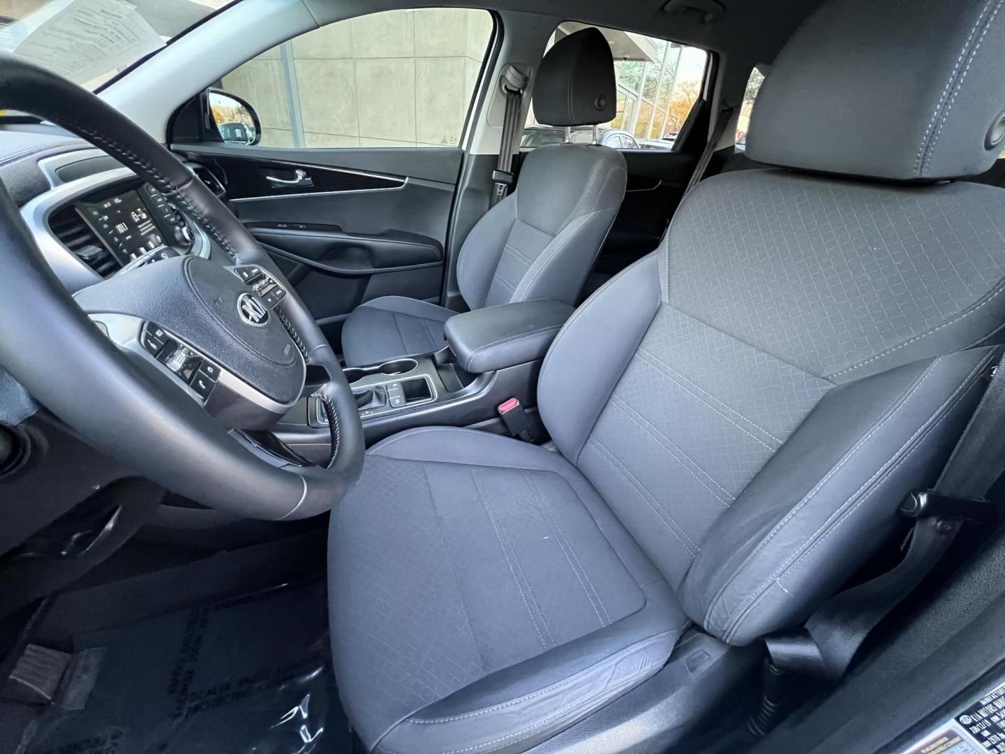 2019 White /Black Kia Sorento LX V6 2WD (5XYPG4A58KG) with an 3.3L V6 DOHC 24V engine, 6A transmission, located at 30 S. Berkeley Avenue, Pasadena, CA, 91107, (626) 248-7567, 34.145447, -118.109398 - Discover Your Ideal Family Vehicle with Third Row Seat and Rear AC – Perfect for Any Adventure! Finding a reliable, family-friendly vehicle with essential features like a third row seat and rear AC can be challenging, especially if you're working with bad credit. At our Buy Here Pay Here dealer - Photo#19