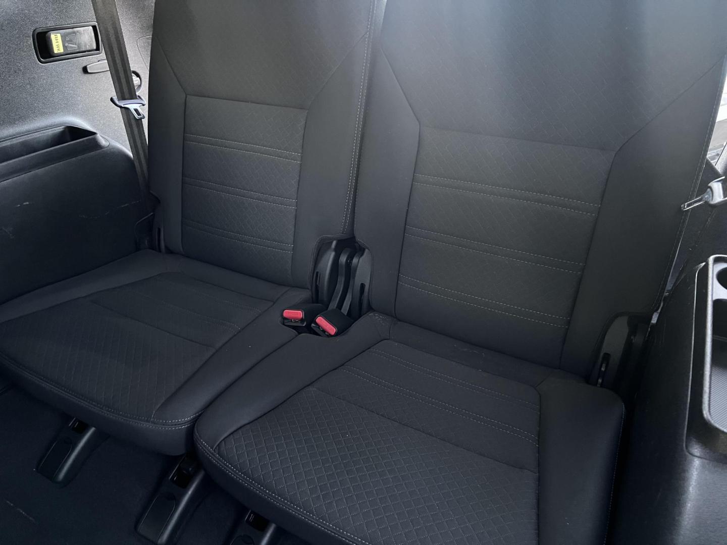 2019 White /Black Kia Sorento LX V6 2WD (5XYPG4A58KG) with an 3.3L V6 DOHC 24V engine, 6A transmission, located at 30 S. Berkeley Avenue, Pasadena, CA, 91107, (626) 248-7567, 34.145447, -118.109398 - Discover Your Ideal Family Vehicle with Third Row Seat and Rear AC – Perfect for Any Adventure! Finding a reliable, family-friendly vehicle with essential features like a third row seat and rear AC can be challenging, especially if you're working with bad credit. At our Buy Here Pay Here dealer - Photo#21