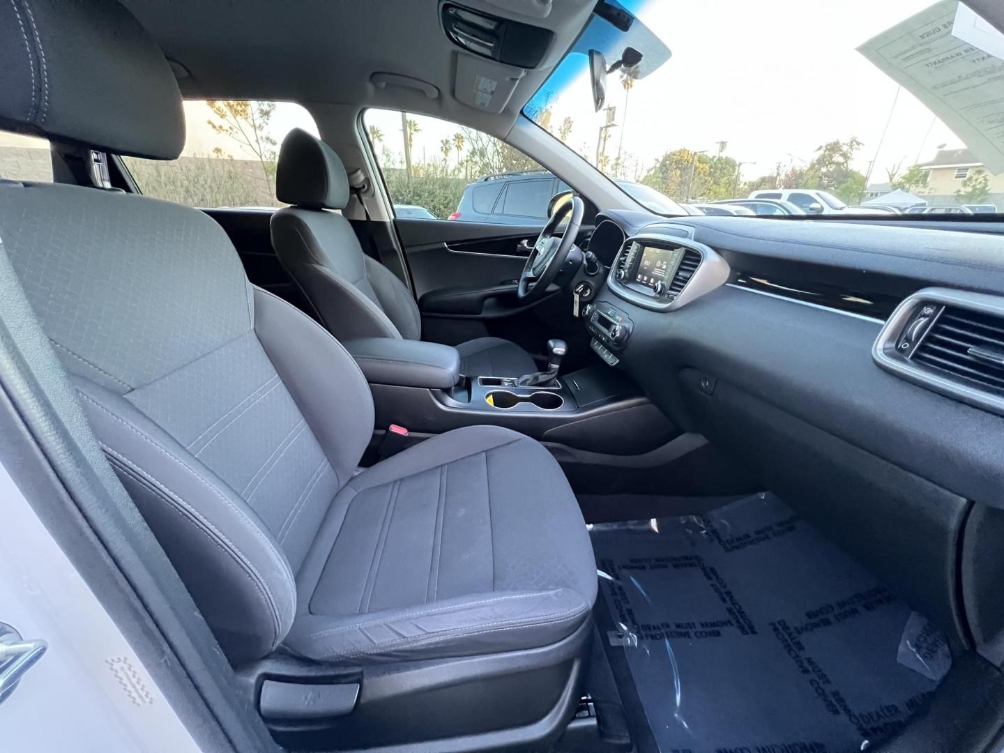 2019 White /Black Kia Sorento LX V6 2WD (5XYPG4A58KG) with an 3.3L V6 DOHC 24V engine, 6A transmission, located at 30 S. Berkeley Avenue, Pasadena, CA, 91107, (626) 248-7567, 34.145447, -118.109398 - Discover Your Ideal Family Vehicle with Third Row Seat and Rear AC – Perfect for Any Adventure! Finding a reliable, family-friendly vehicle with essential features like a third row seat and rear AC can be challenging, especially if you're working with bad credit. At our Buy Here Pay Here dealer - Photo#26