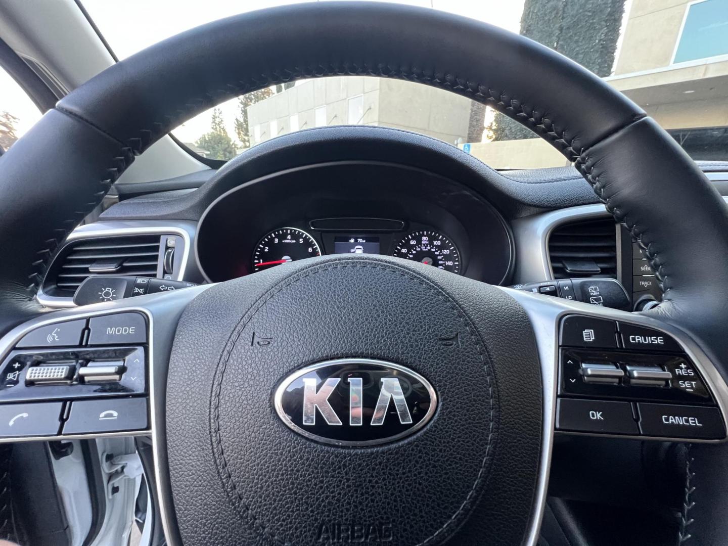 2019 White /Black Kia Sorento LX V6 2WD (5XYPG4A58KG) with an 3.3L V6 DOHC 24V engine, 6A transmission, located at 30 S. Berkeley Avenue, Pasadena, CA, 91107, (626) 248-7567, 34.145447, -118.109398 - Discover Your Ideal Family Vehicle with Third Row Seat and Rear AC – Perfect for Any Adventure! Finding a reliable, family-friendly vehicle with essential features like a third row seat and rear AC can be challenging, especially if you're working with bad credit. At our Buy Here Pay Here dealer - Photo#30