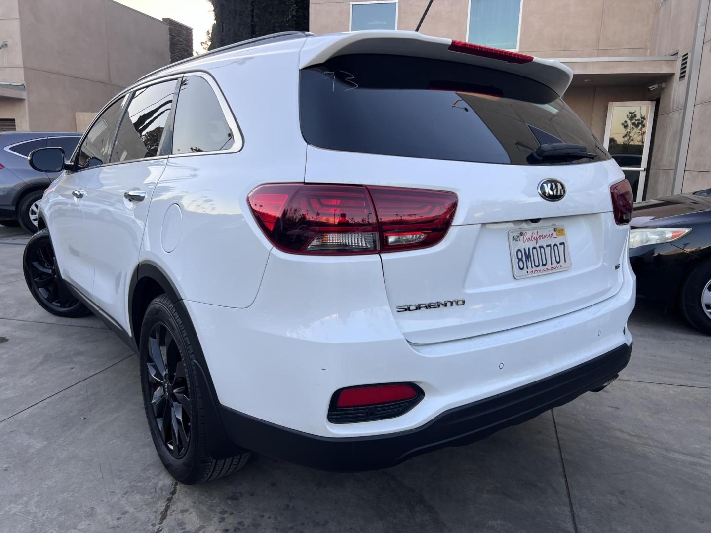 2019 White /Black Kia Sorento LX V6 2WD (5XYPG4A58KG) with an 3.3L V6 DOHC 24V engine, 6A transmission, located at 30 S. Berkeley Avenue, Pasadena, CA, 91107, (626) 248-7567, 34.145447, -118.109398 - Discover Your Ideal Family Vehicle with Third Row Seat and Rear AC – Perfect for Any Adventure! Finding a reliable, family-friendly vehicle with essential features like a third row seat and rear AC can be challenging, especially if you're working with bad credit. At our Buy Here Pay Here dealer - Photo#7