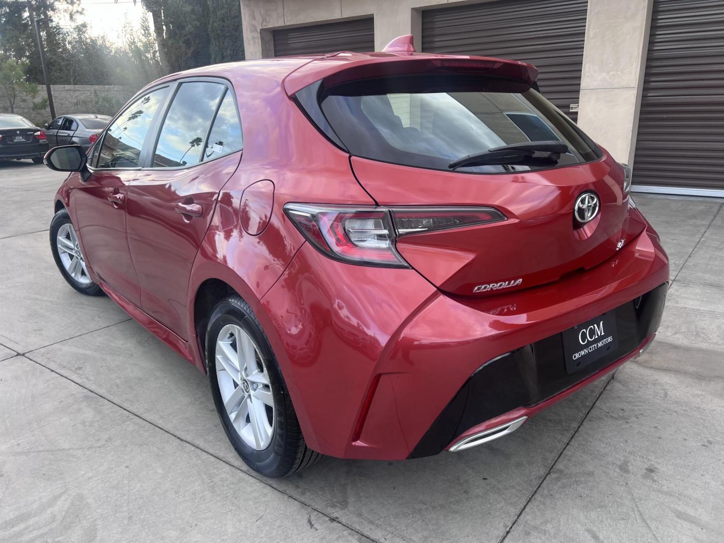 2019 Barcelona Red Metallic /Black Toyota Corolla L CVT (JTNK4RBEXK3) with an 1.8L L4 DOHC 16V engine, CVT transmission, located at 30 S. Berkeley Avenue, Pasadena, CA, 91107, (626) 248-7567, 34.145447, -118.109398 - 2019 Toyota Corolla Hatchback SE – Stylish, Reliable, and Easy Financing Options Looking for a dependable, stylish, and feature-packed compact car? This 2019 Toyota Corolla Hatchback SE is the perfect choice! With its sporty design, advanced technology, and exceptional reliability, this hatchba - Photo#1
