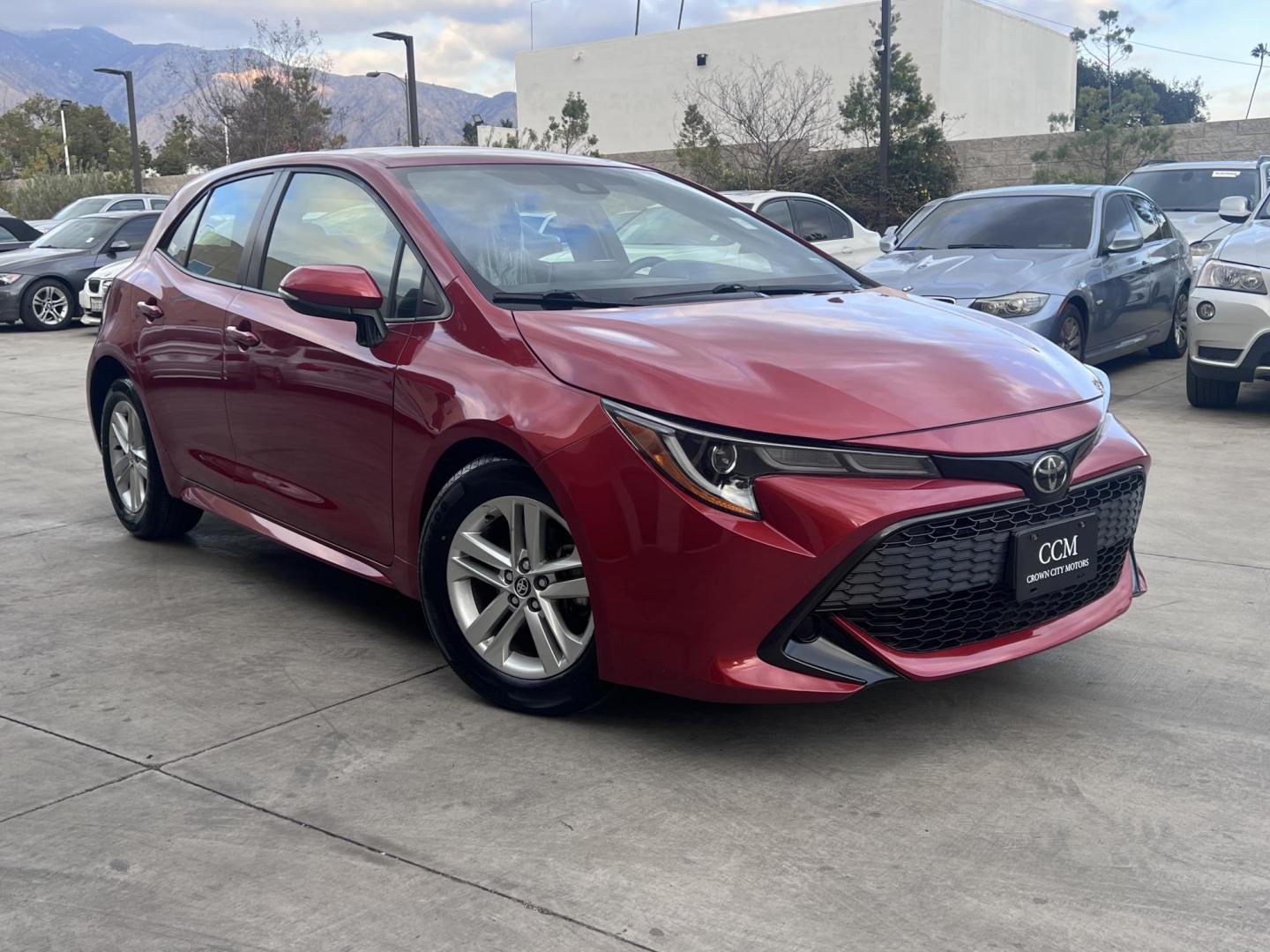 2019 Barcelona Red Metallic /Black Toyota Corolla L CVT (JTNK4RBEXK3) with an 1.8L L4 DOHC 16V engine, CVT transmission, located at 30 S. Berkeley Avenue, Pasadena, CA, 91107, (626) 248-7567, 34.145447, -118.109398 - 2019 Toyota Corolla Hatchback SE – Stylish, Reliable, and Easy Financing Options Looking for a dependable, stylish, and feature-packed compact car? This 2019 Toyota Corolla Hatchback SE is the perfect choice! With its sporty design, advanced technology, and exceptional reliability, this hatchba - Photo#5
