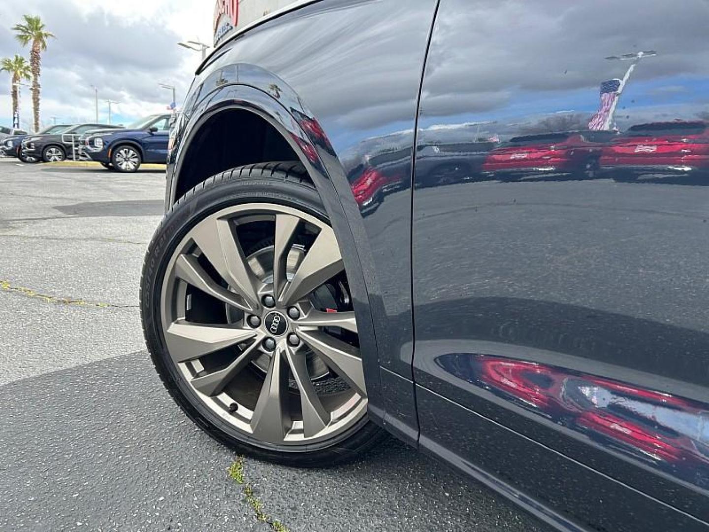 2019 BLUE Audi SQ5 (WA1C4AFYXK2) with an V6 Turbo 3.0 Liter engine, Automatic 8-Spd and Tiptronic transmission, located at 412 Auto Vista Drive, Palmdale, 93551, (661) 945-0620, 34.592636, -118.136681 - Photo#5