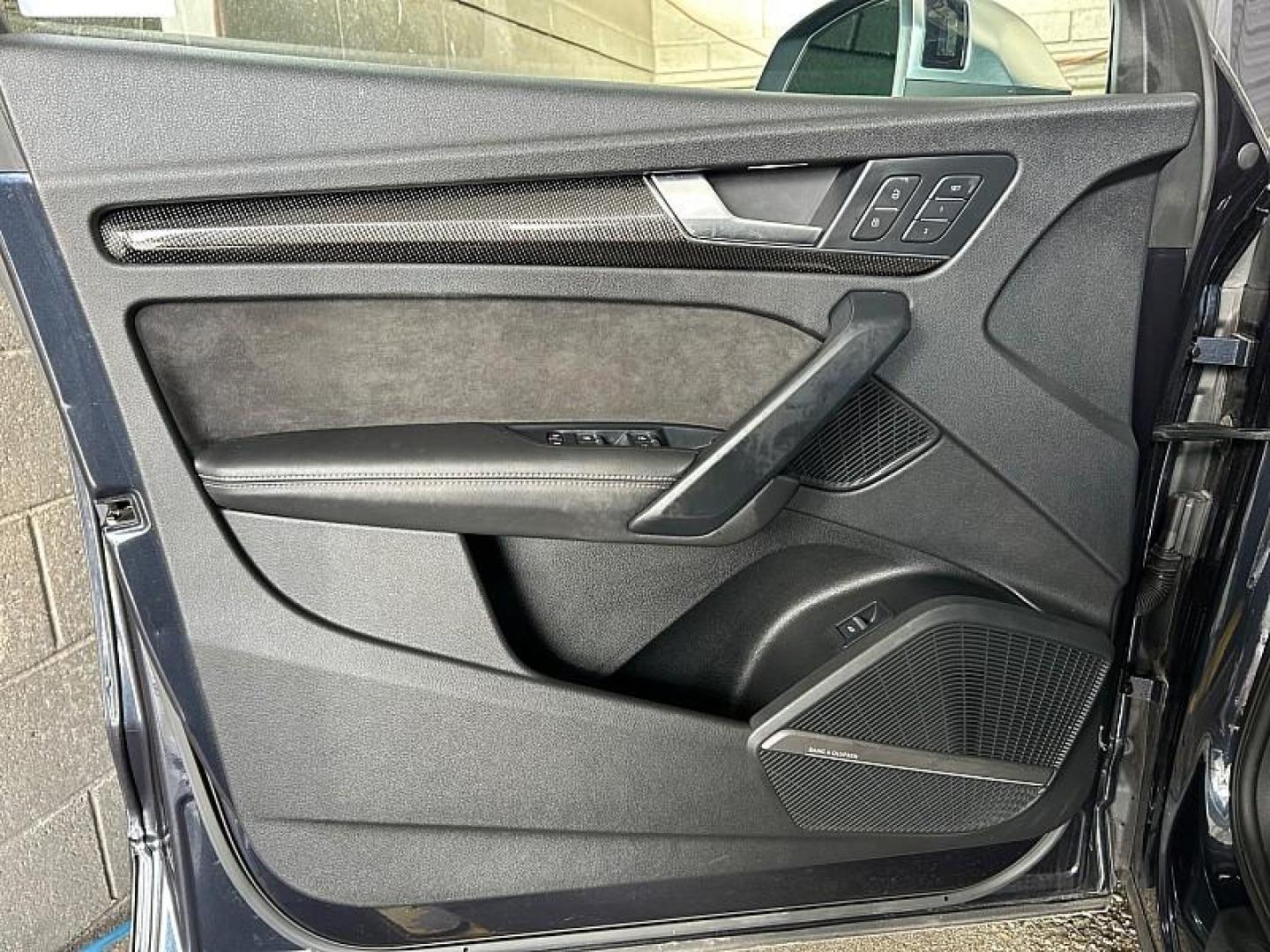 2019 BLUE Audi SQ5 (WA1C4AFYXK2) with an V6 Turbo 3.0 Liter engine, Automatic 8-Spd and Tiptronic transmission, located at 412 Auto Vista Drive, Palmdale, 93551, (661) 945-0620, 34.592636, -118.136681 - Photo#12