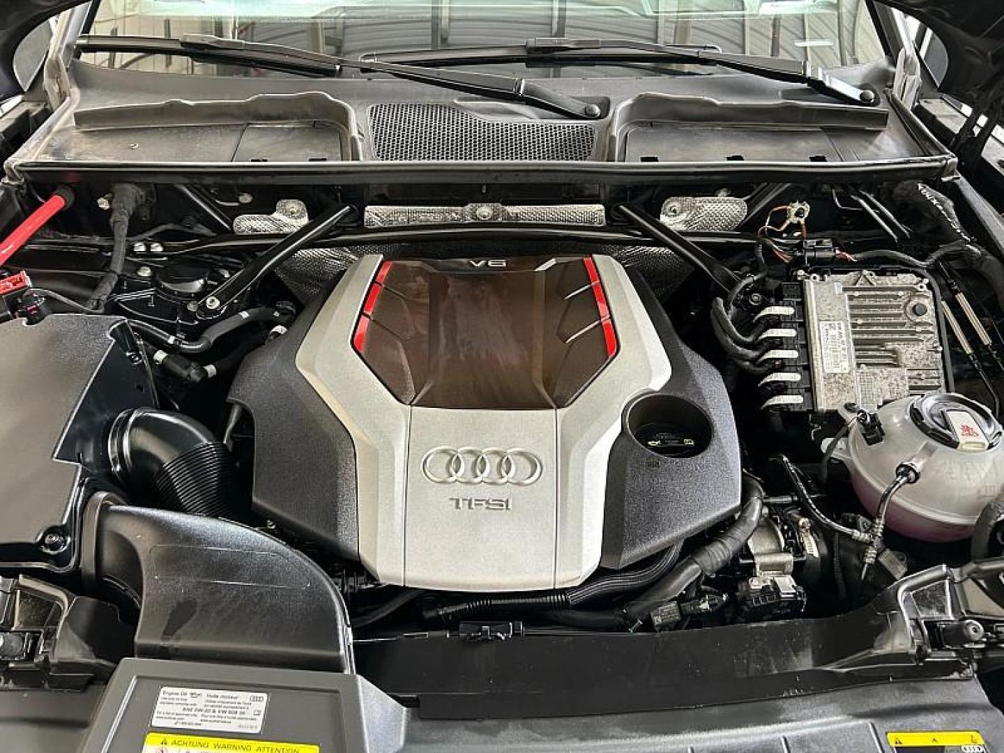 2019 BLUE Audi SQ5 (WA1C4AFYXK2) with an V6 Turbo 3.0 Liter engine, Automatic 8-Spd and Tiptronic transmission, located at 412 Auto Vista Drive, Palmdale, 93551, (661) 945-0620, 34.592636, -118.136681 - Photo#23