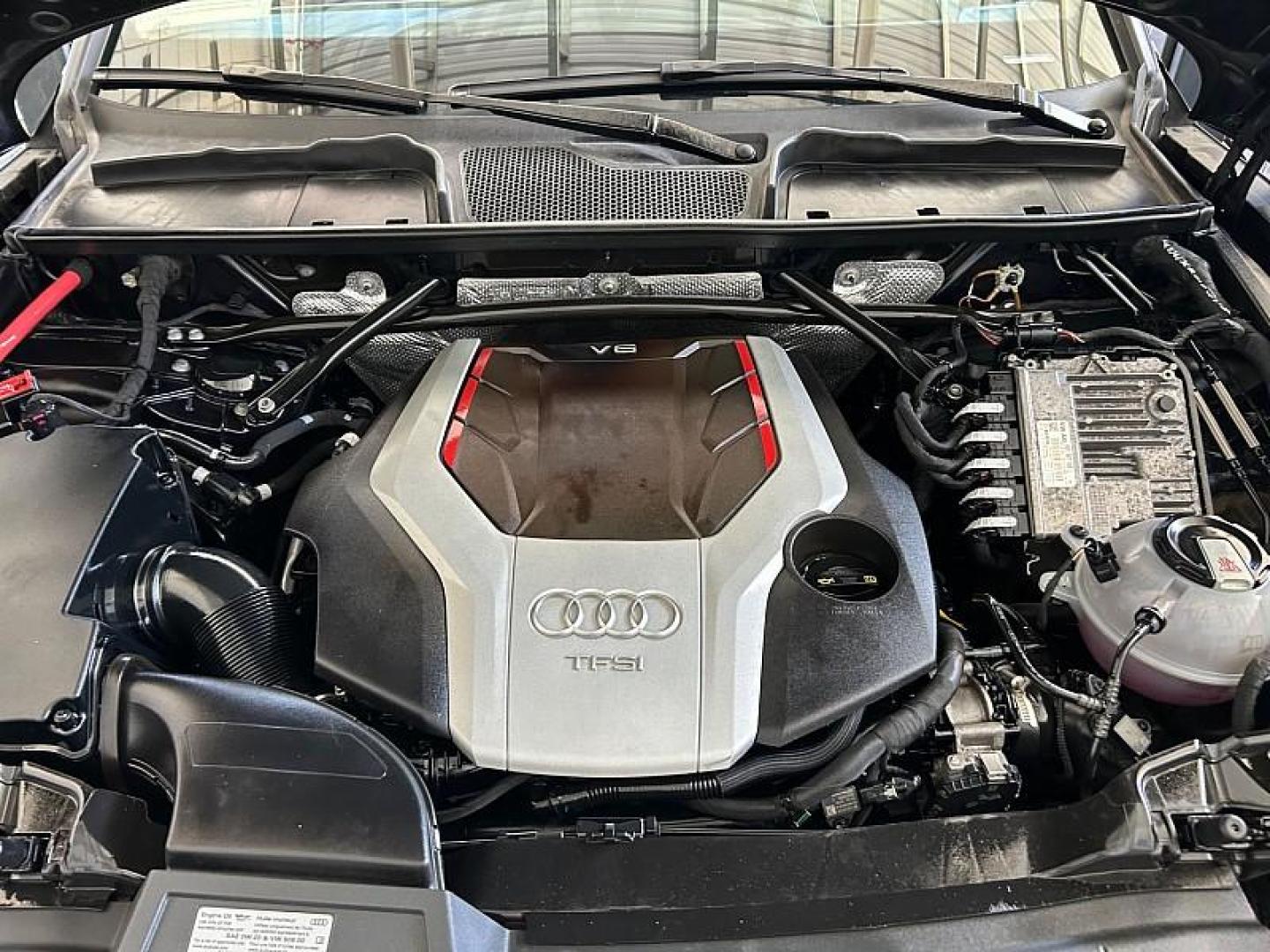 2019 BLUE Audi SQ5 (WA1C4AFYXK2) with an V6 Turbo 3.0 Liter engine, Automatic 8-Spd and Tiptronic transmission, located at 412 Auto Vista Drive, Palmdale, 93551, (661) 945-0620, 34.592636, -118.136681 - Photo#28