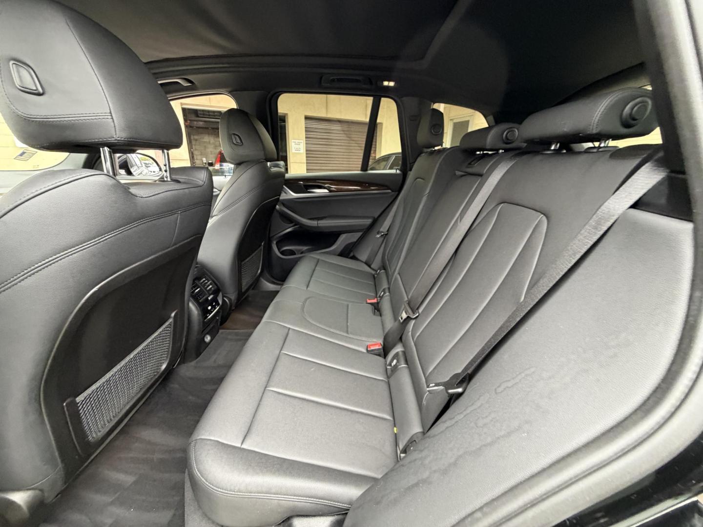 2019 BMW X3 xDrive30i (5UXTR7C54KL) with an 2.0L L4 DOHC 16V engine, 8A transmission, located at 30 S. Berkeley Avenue, Pasadena, CA, 91107, (626) 248-7567, 34.145447, -118.109398- Photo#10