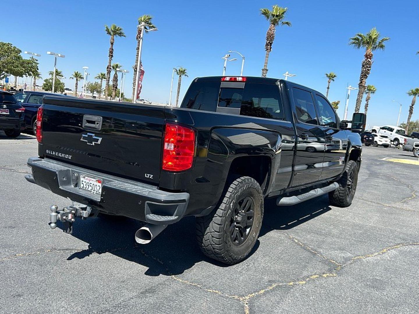 2019 BLACK CHEVROLET SILVERADO 2500 (1GC1KTEY4KF) , located at 412 Auto Vista Drive, Palmdale, 93551, (661) 945-0620, 34.592636, -118.136681- Photo#2
