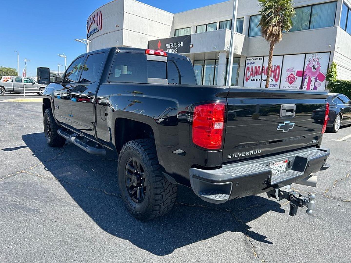 2019 BLACK CHEVROLET SILVERADO 2500 (1GC1KTEY4KF) , located at 412 Auto Vista Drive, Palmdale, 93551, (661) 945-0620, 34.592636, -118.136681- Photo#4
