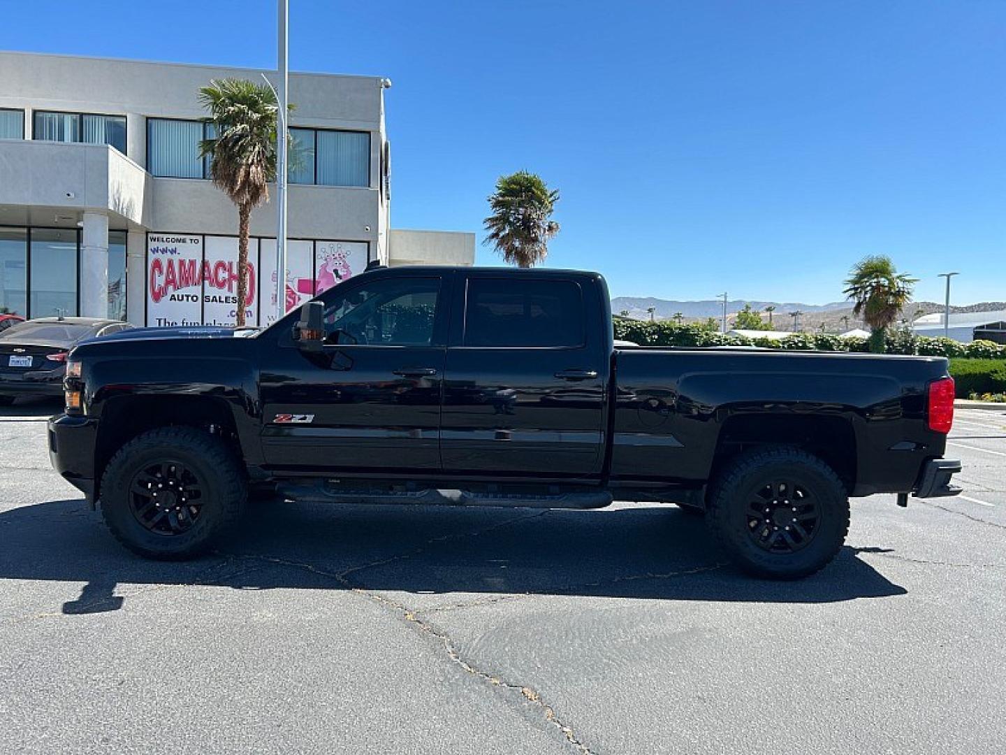 2019 BLACK CHEVROLET SILVERADO 2500 (1GC1KTEY4KF) , located at 412 Auto Vista Drive, Palmdale, 93551, (661) 945-0620, 34.592636, -118.136681- Photo#5
