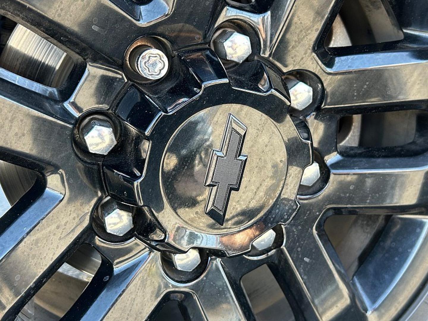2019 BLACK CHEVROLET SILVERADO 2500 (1GC1KTEY4KF) , located at 412 Auto Vista Drive, Palmdale, 93551, (661) 945-0620, 34.592636, -118.136681- Photo#9