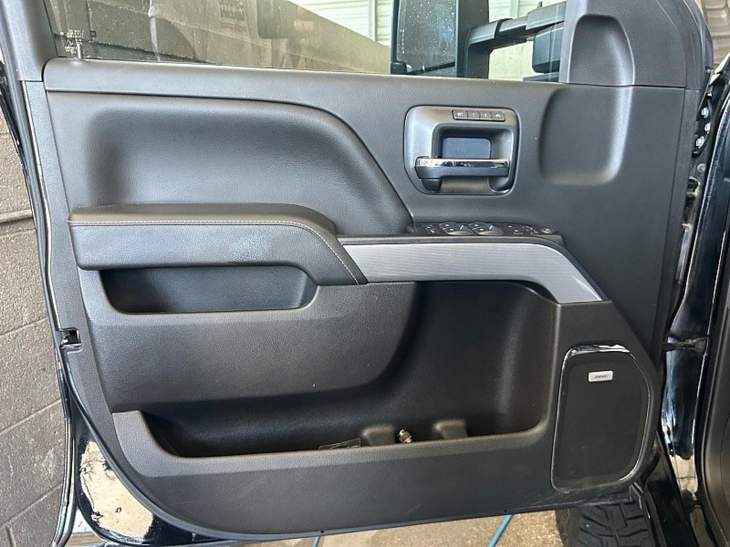 2019 BLACK CHEVROLET SILVERADO 2500 (1GC1KTEY4KF) , located at 412 Auto Vista Drive, Palmdale, 93551, (661) 945-0620, 34.592636, -118.136681- Photo#16